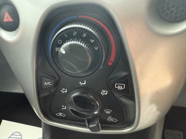 Used Toyota AYGO 2016 for sale - 76234227: Photo 20