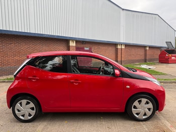 Used Toyota AYGO 2016 for sale - 76234227: Photo 2