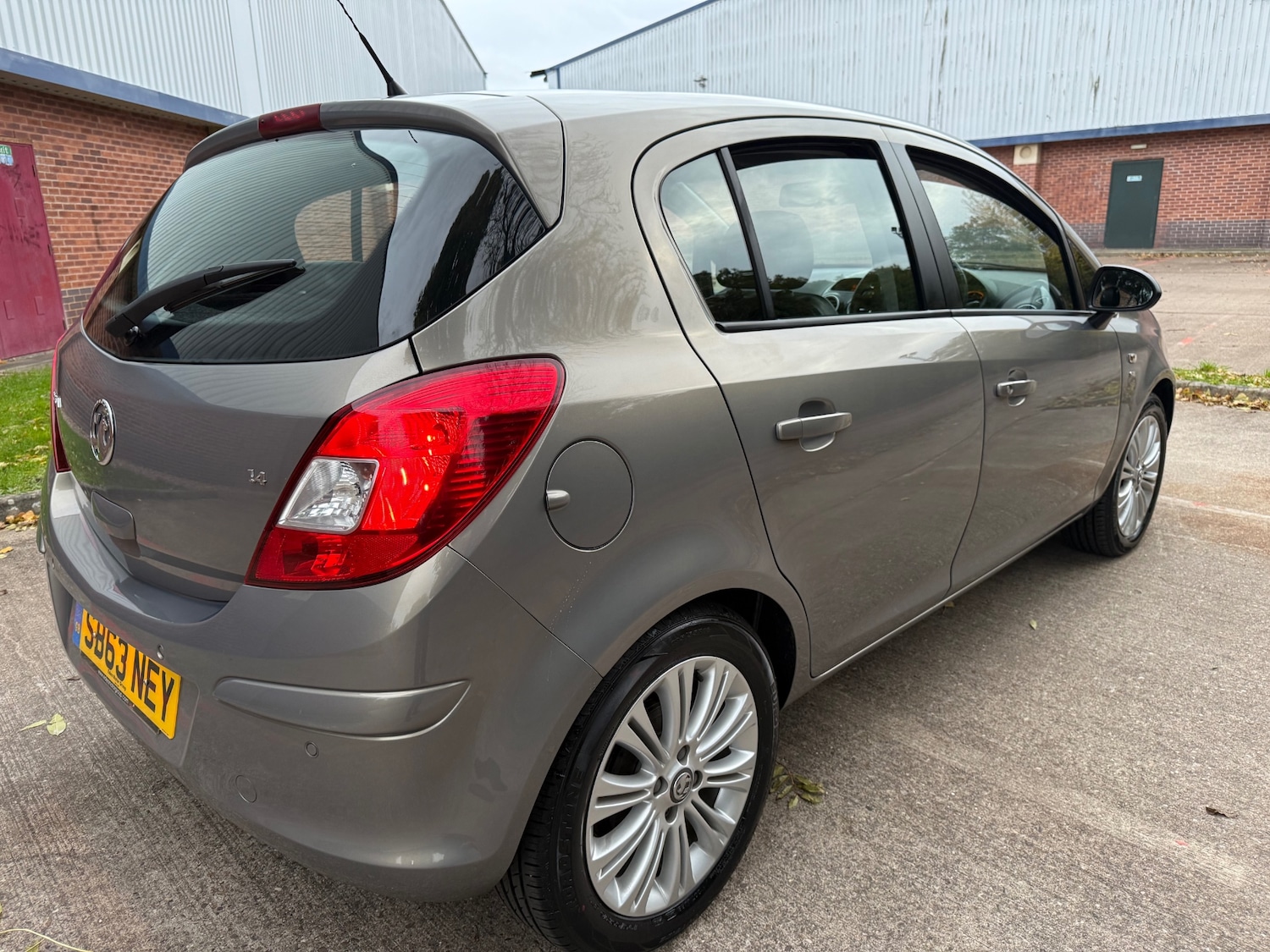 Used Vauxhall Corsa 2013 for sale - 76418146: Photo 3