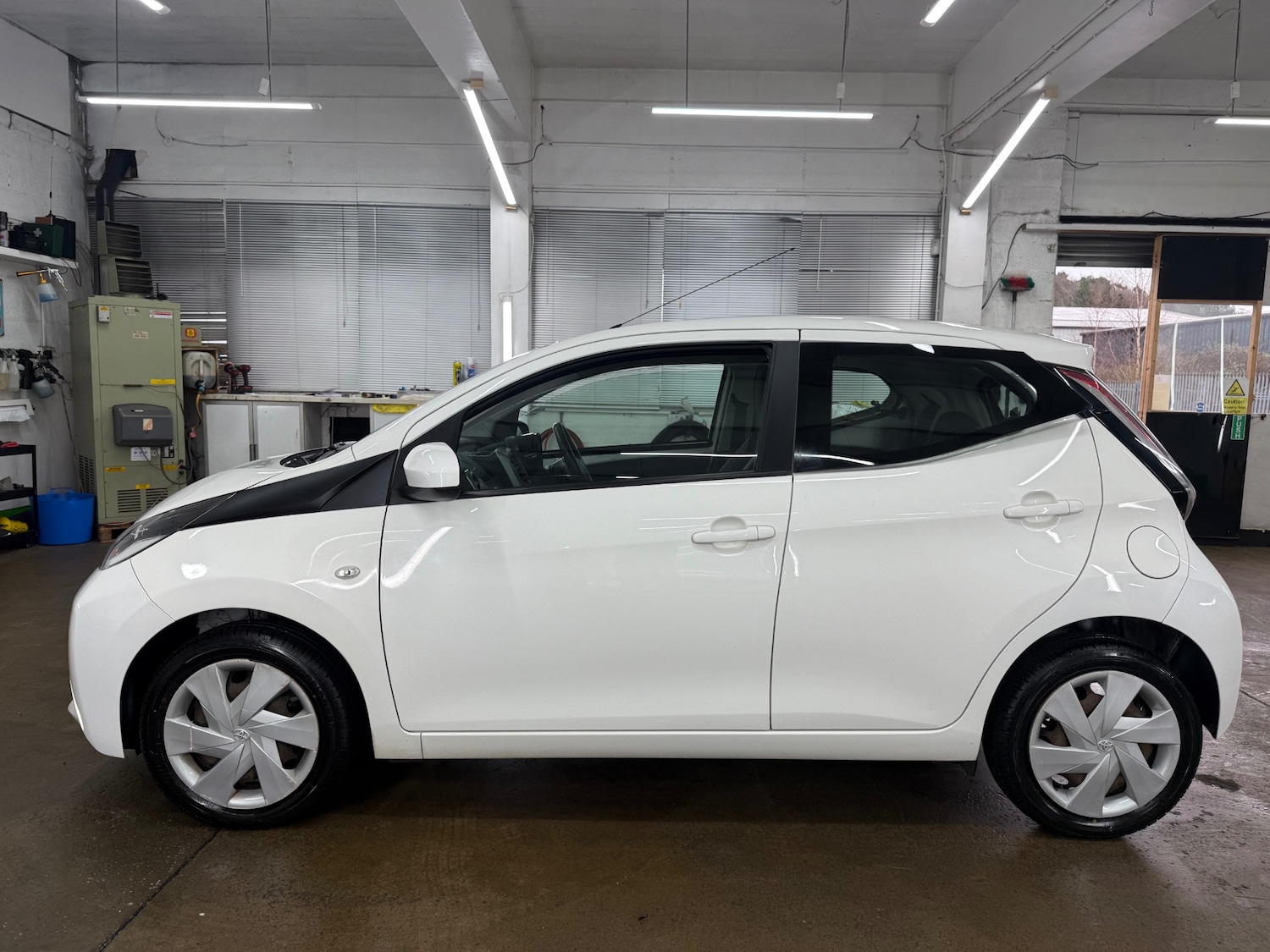 Used Toyota AYGO 2014 for sale - 77618402: Photo 5