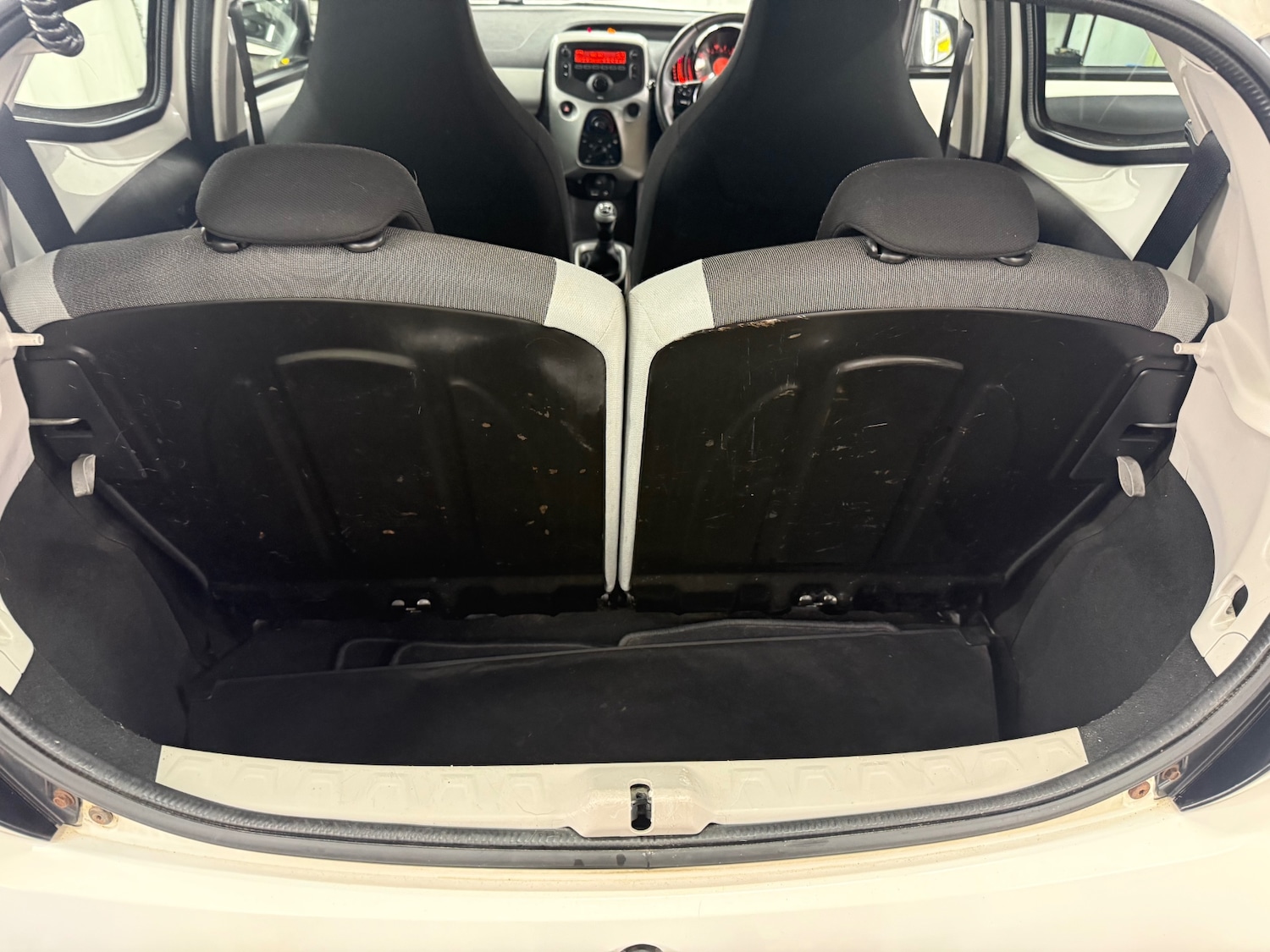 Used Toyota AYGO 2014 for sale - 77618402: Photo 9