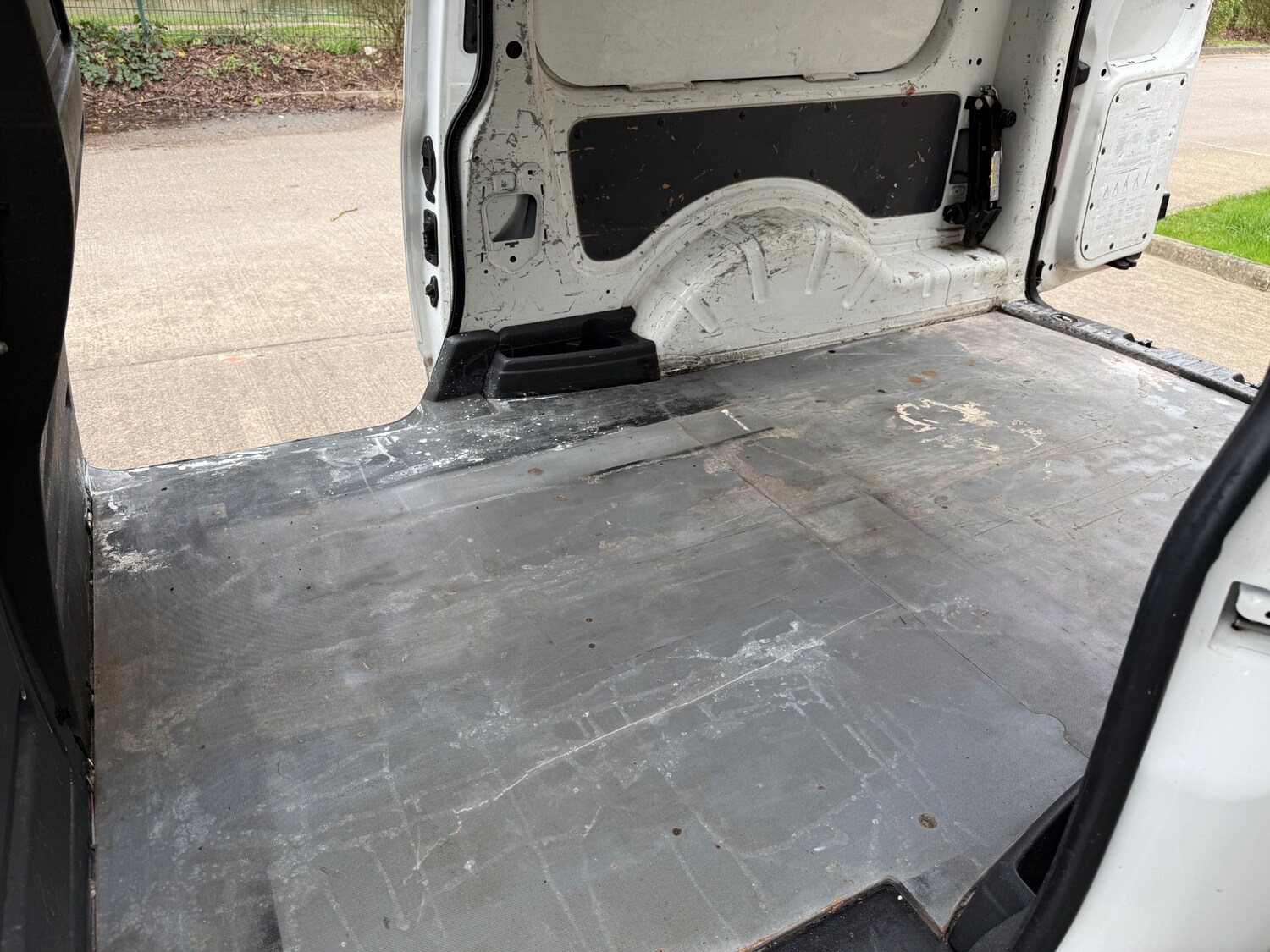 Used Volkswagen Caddy Maxi 2014 for sale - 77846509: Photo 10