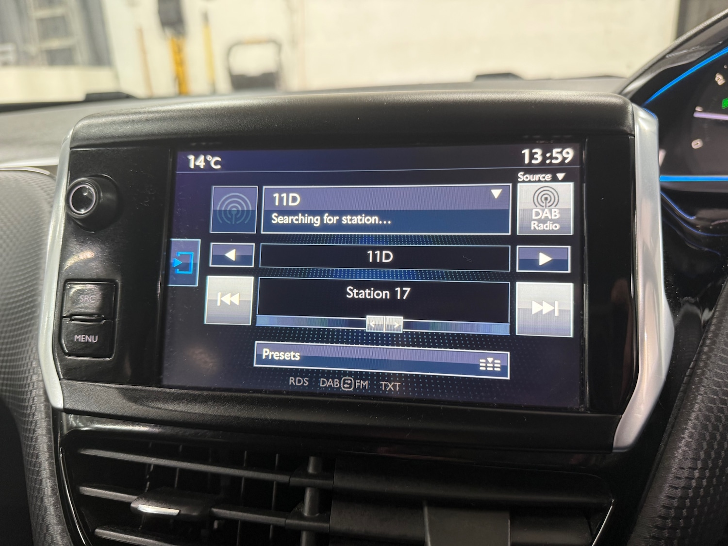 Used Peugeot 2008 2017 for sale - 76533614: Photo 18