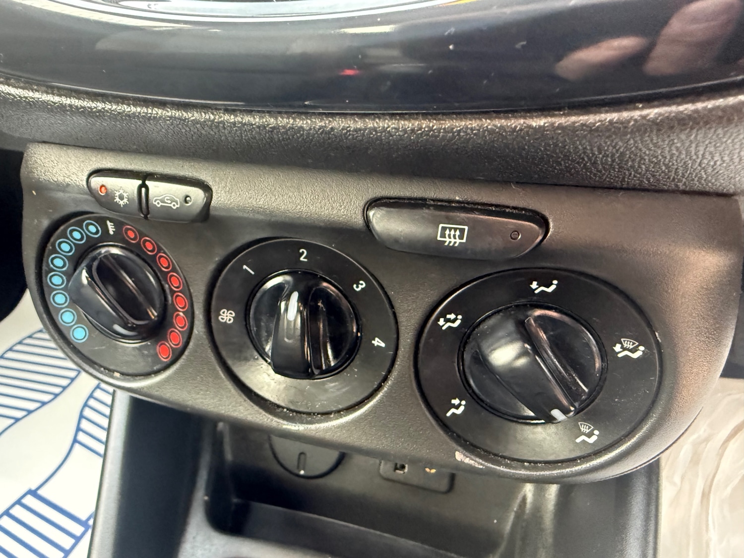 Used Vauxhall Corsa 2015 for sale - 77581453: Photo 19