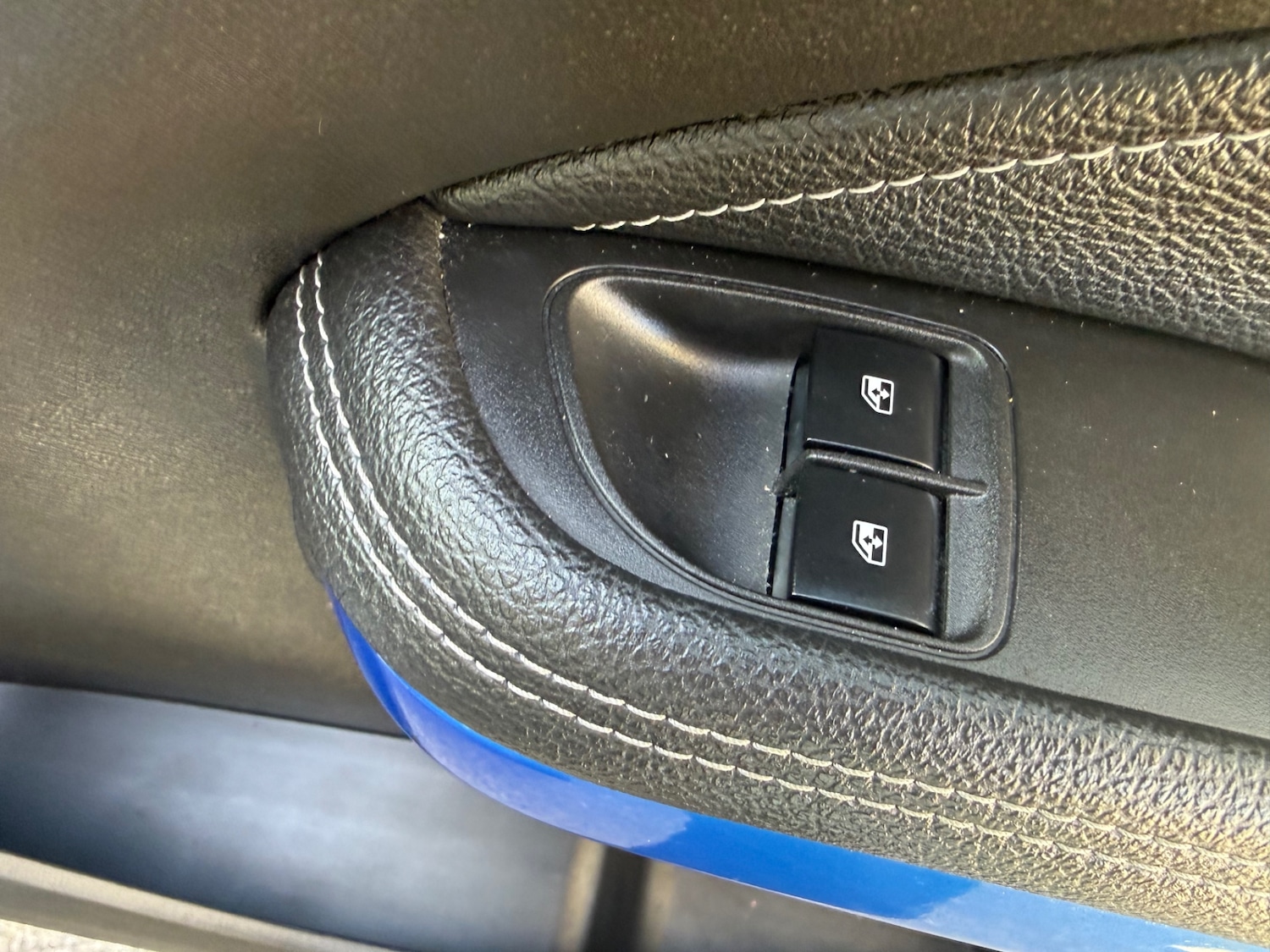 Used Vauxhall ADAM 2015 for sale - 77873670: Photo 11