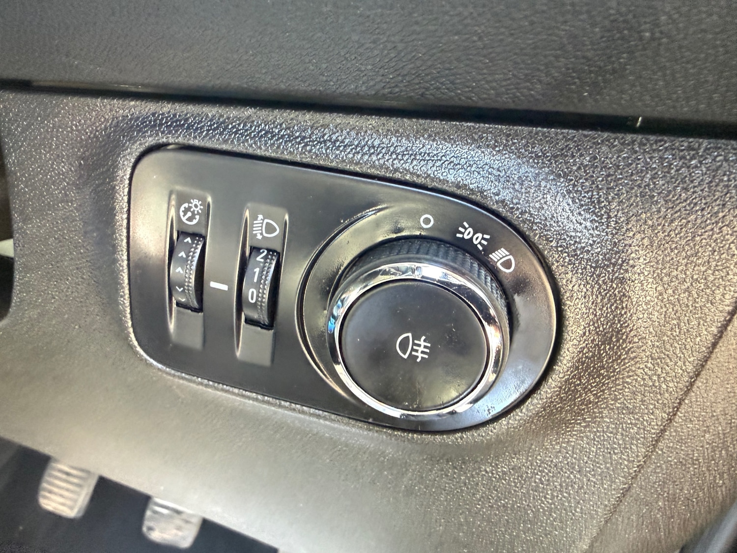 Used Vauxhall ADAM 2015 for sale - 77873670: Photo 14