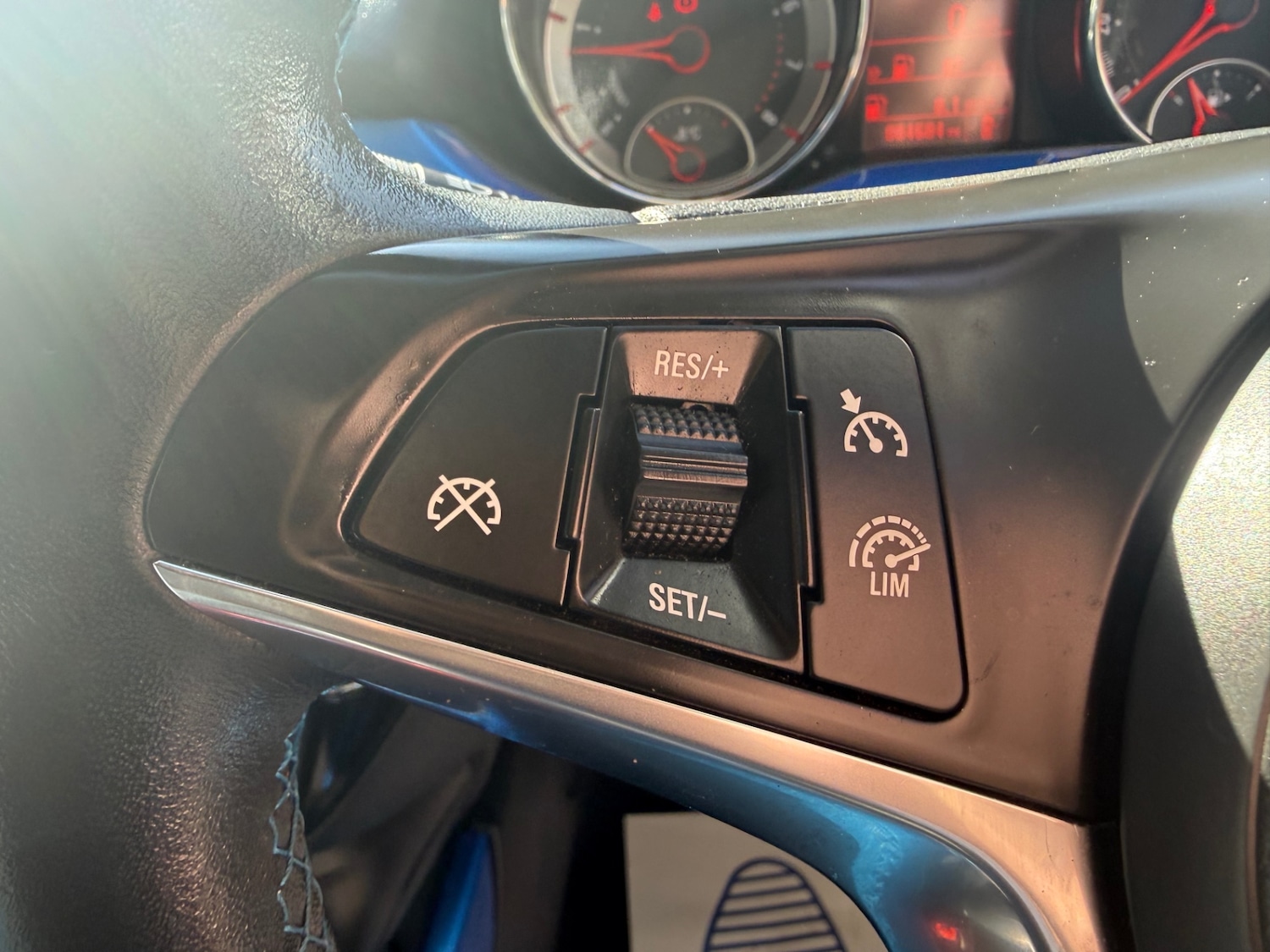 Used Vauxhall ADAM 2015 for sale - 77873670: Photo 16