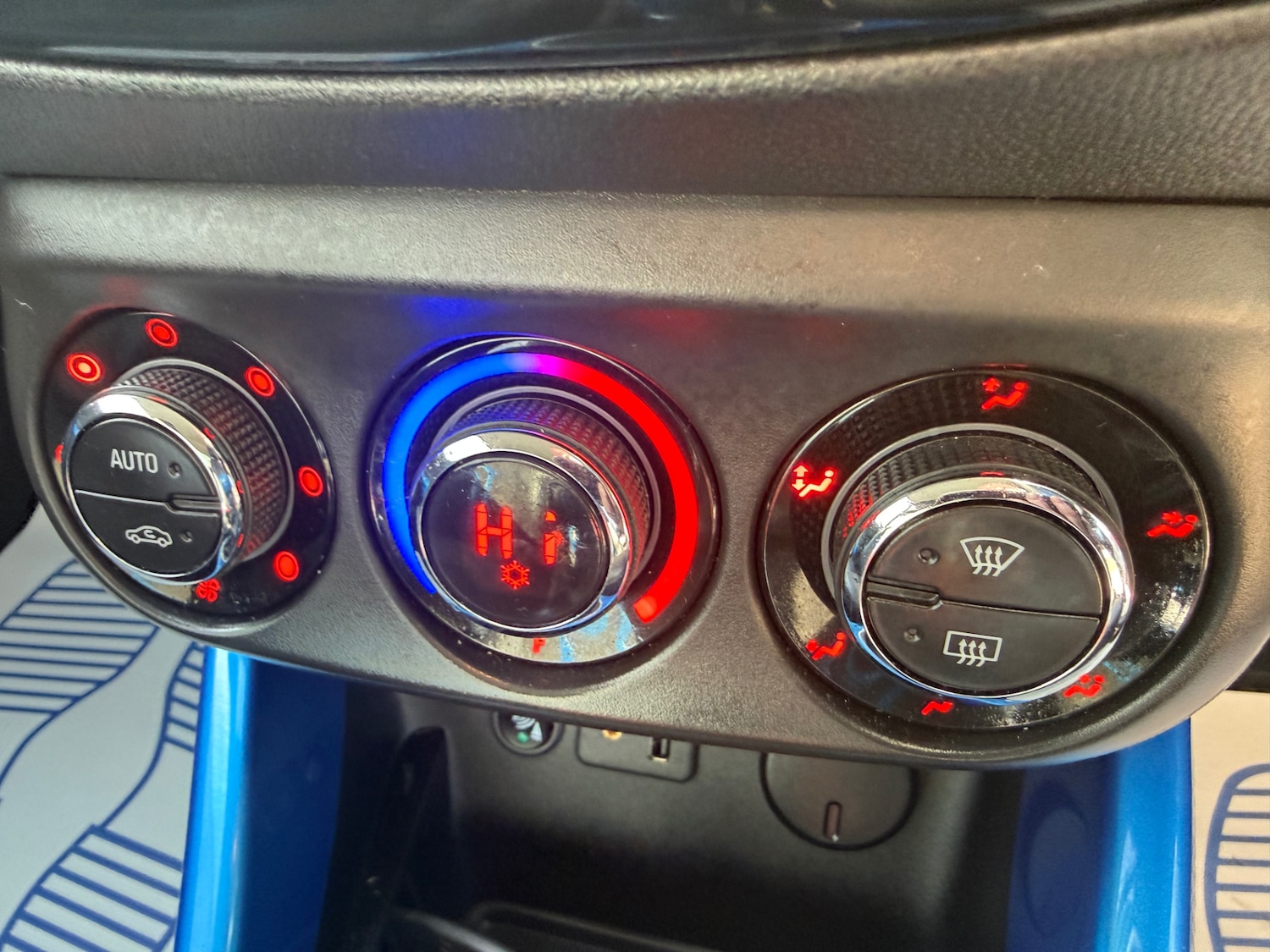 Used Vauxhall ADAM 2015 for sale - 77873670: Photo 19