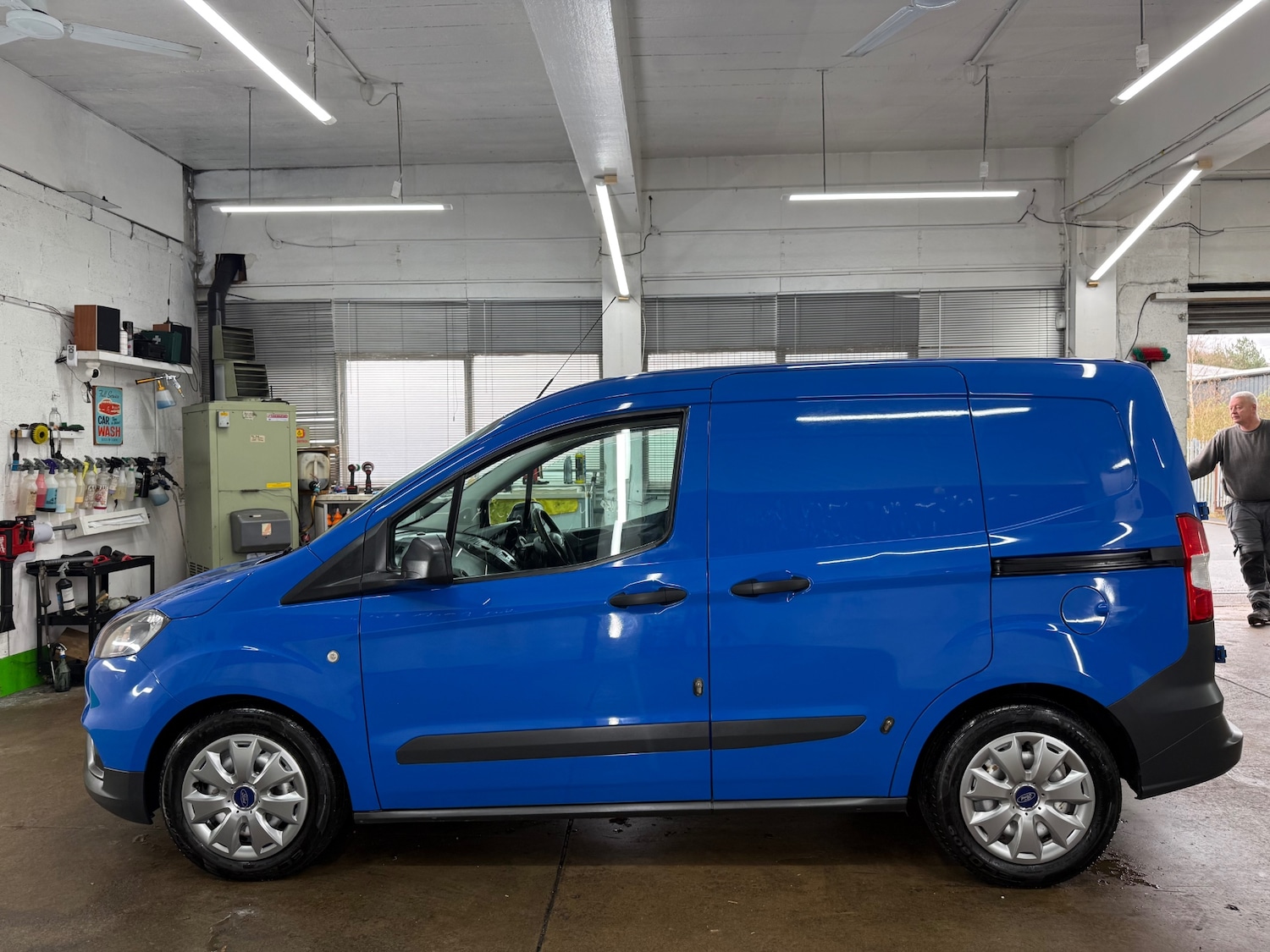 Used Ford Transit Courier 2018 for sale - 78043156: Photo 5