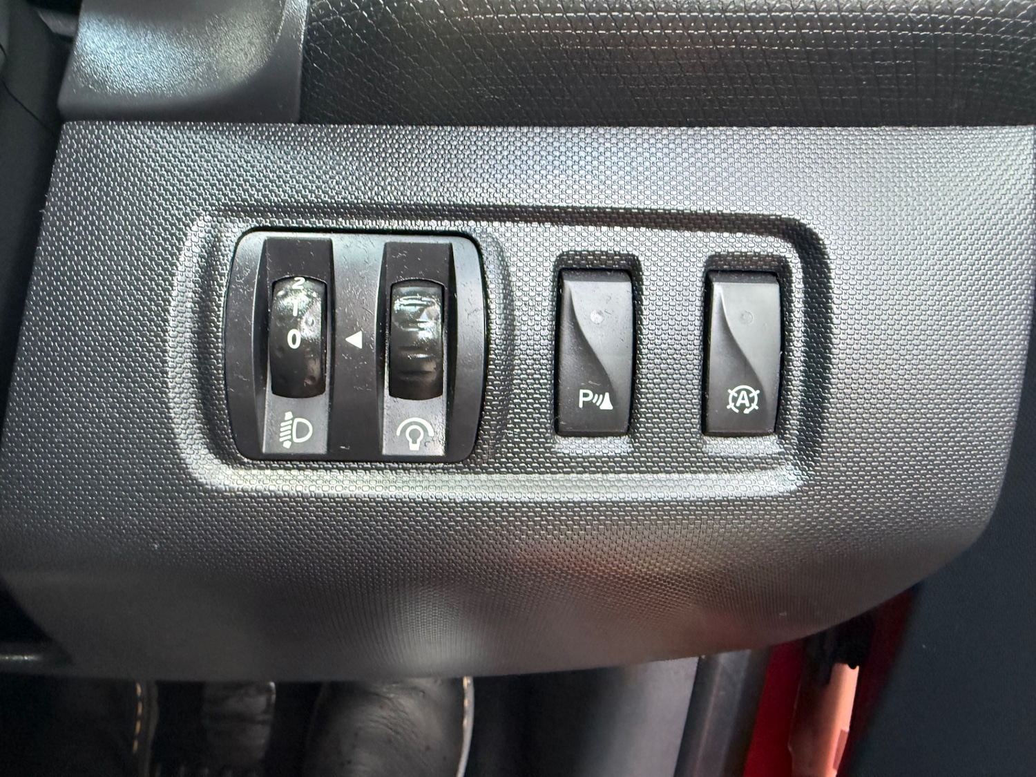 Used Renault Clio 2014 for sale - 76897160: Photo 11