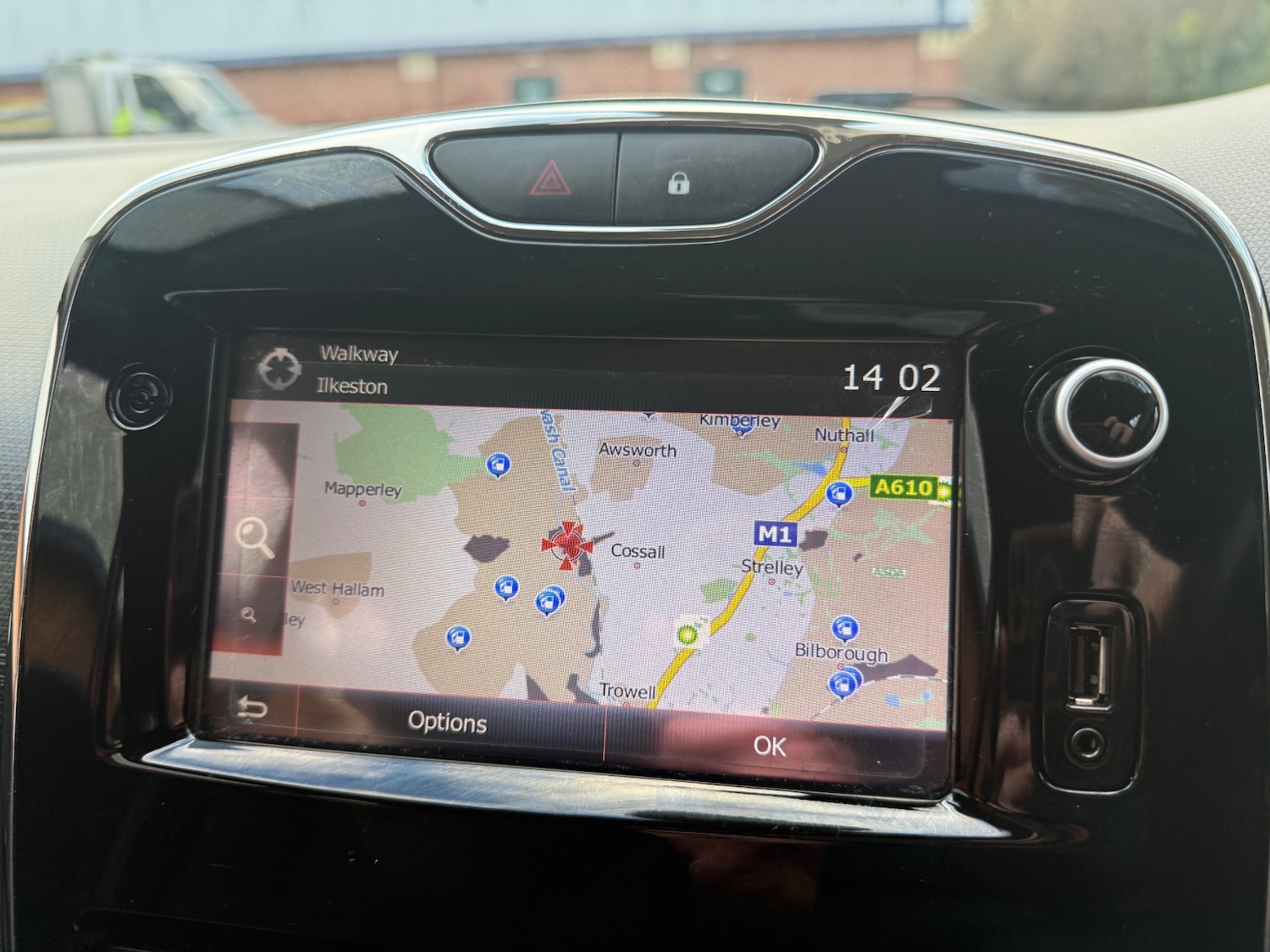 Used Renault Clio 2014 for sale - 76897160: Photo 17