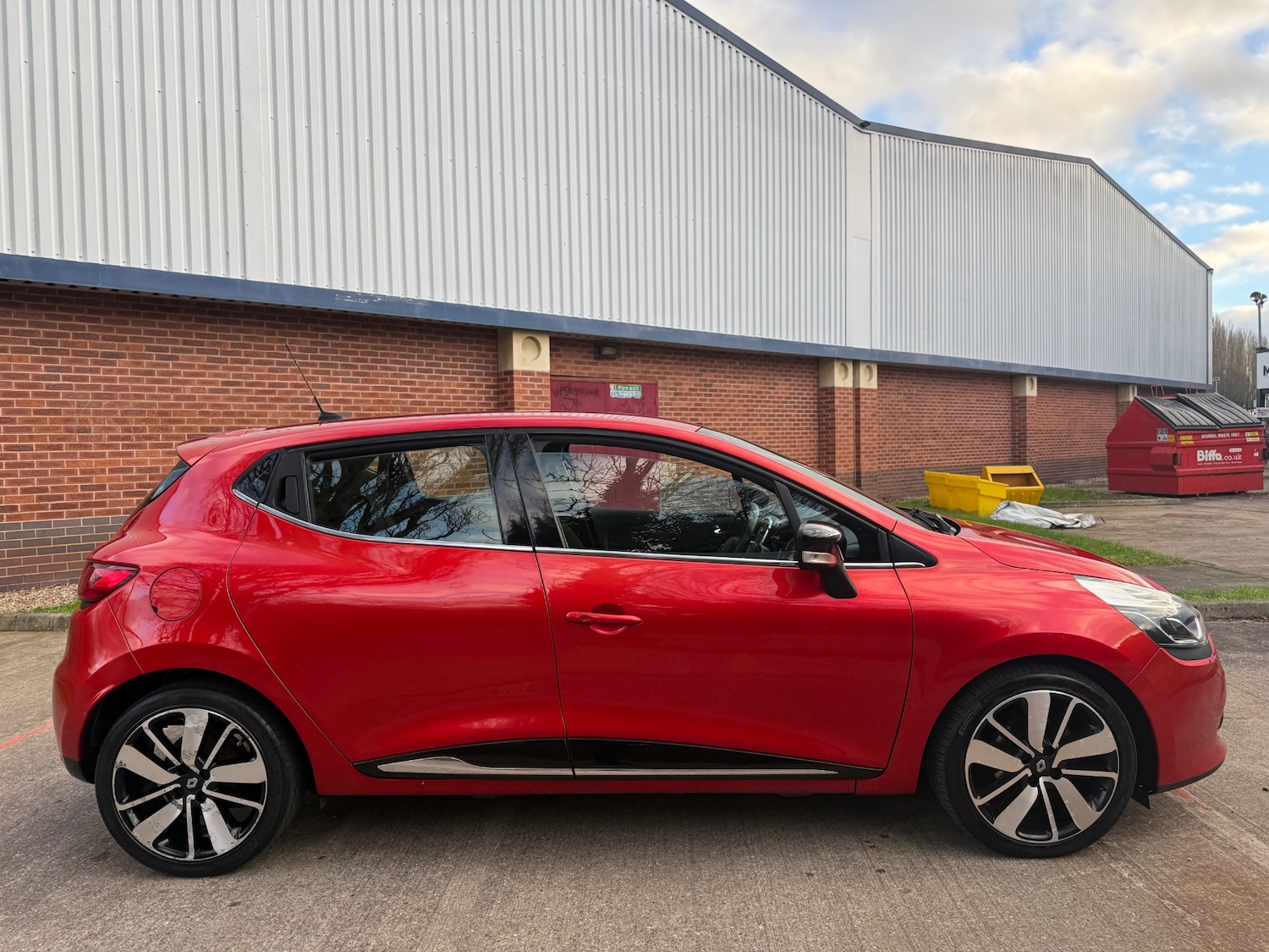 Used Renault Clio 2014 for sale - 76897160: Photo 2