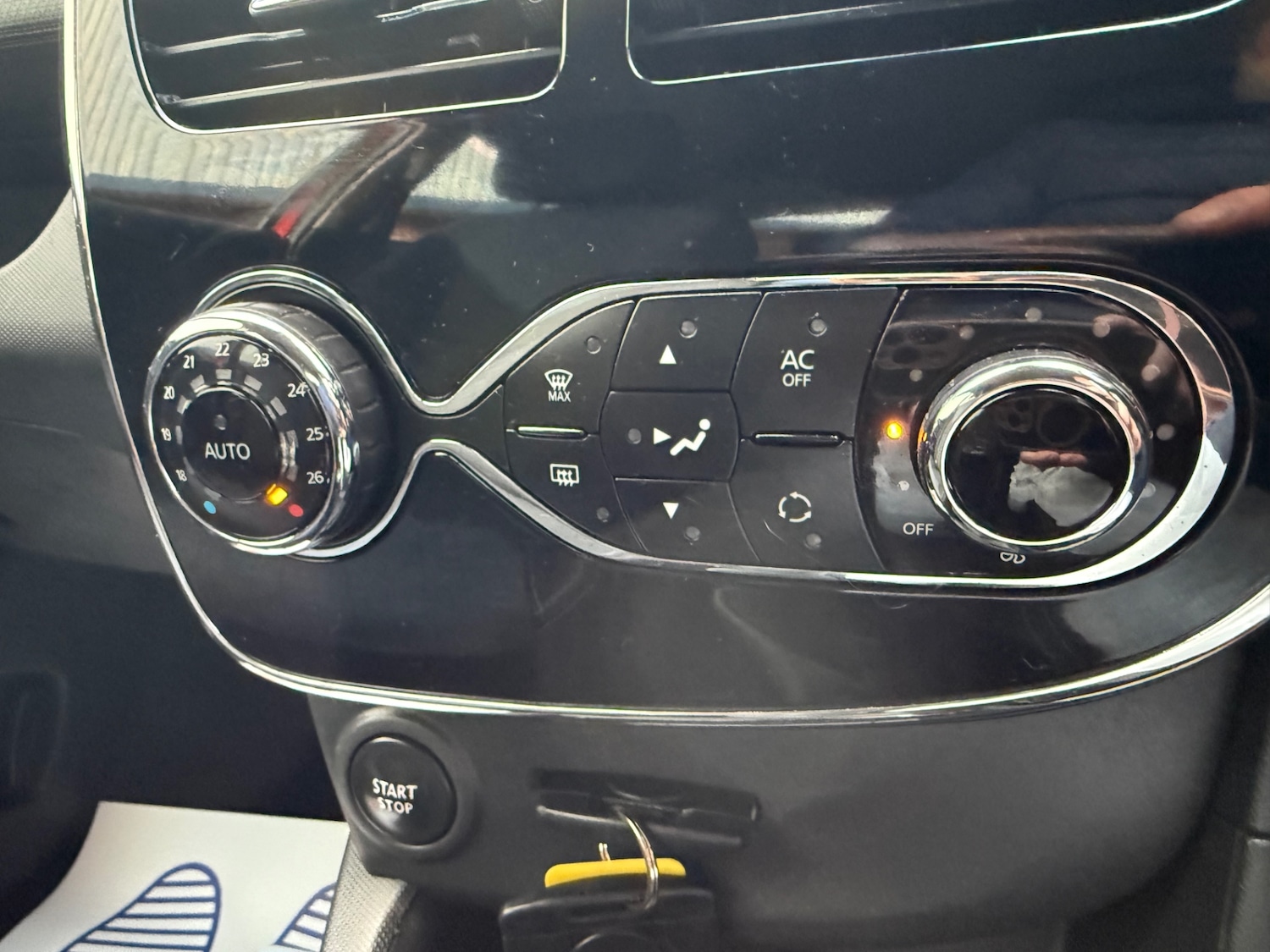 Used Renault Clio 2014 for sale - 76897160: Photo 20