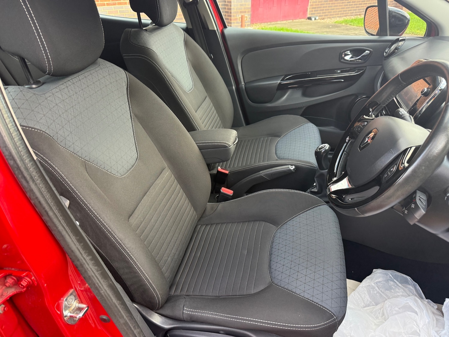 Used Renault Clio 2014 for sale - 76897160: Photo 7