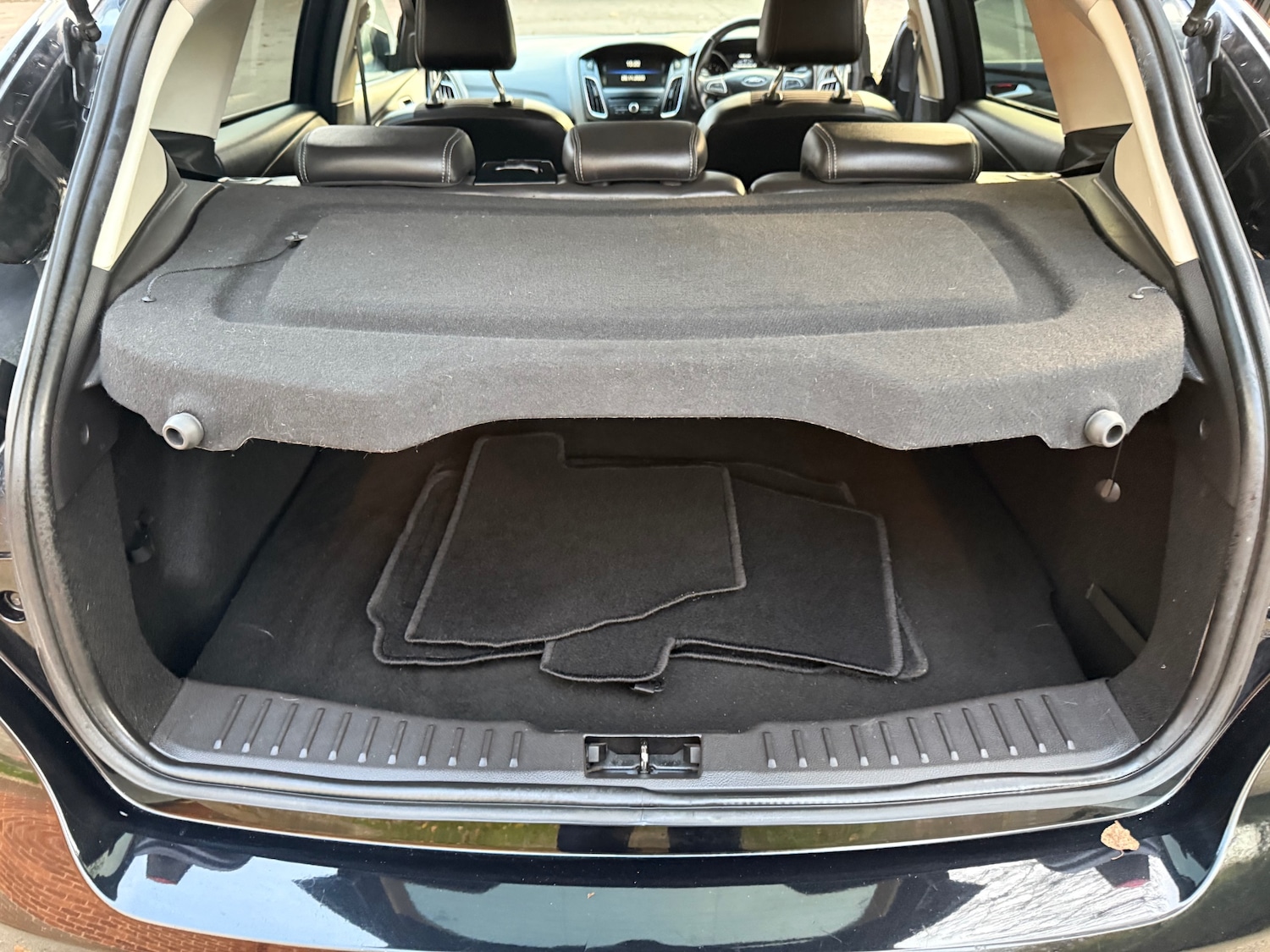 Used Ford Focus 2014 for sale - 76710040: Photo 10