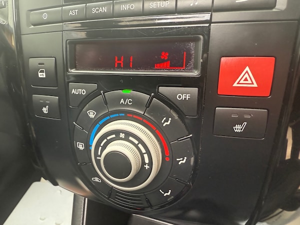 Used Kia Venga 2014 for sale - 76198752: Photo 18