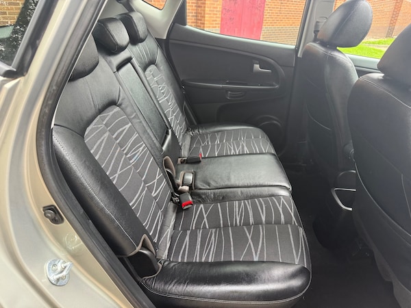 Used Kia Venga 2014 for sale - 76198752: Photo 9