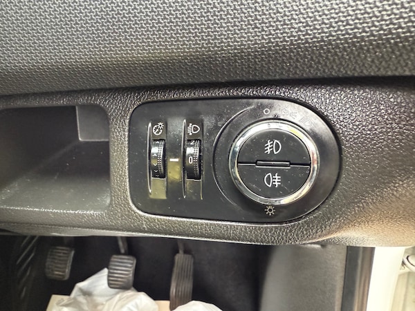 Used Vauxhall Meriva 2015 for sale - 76232681: Photo 13