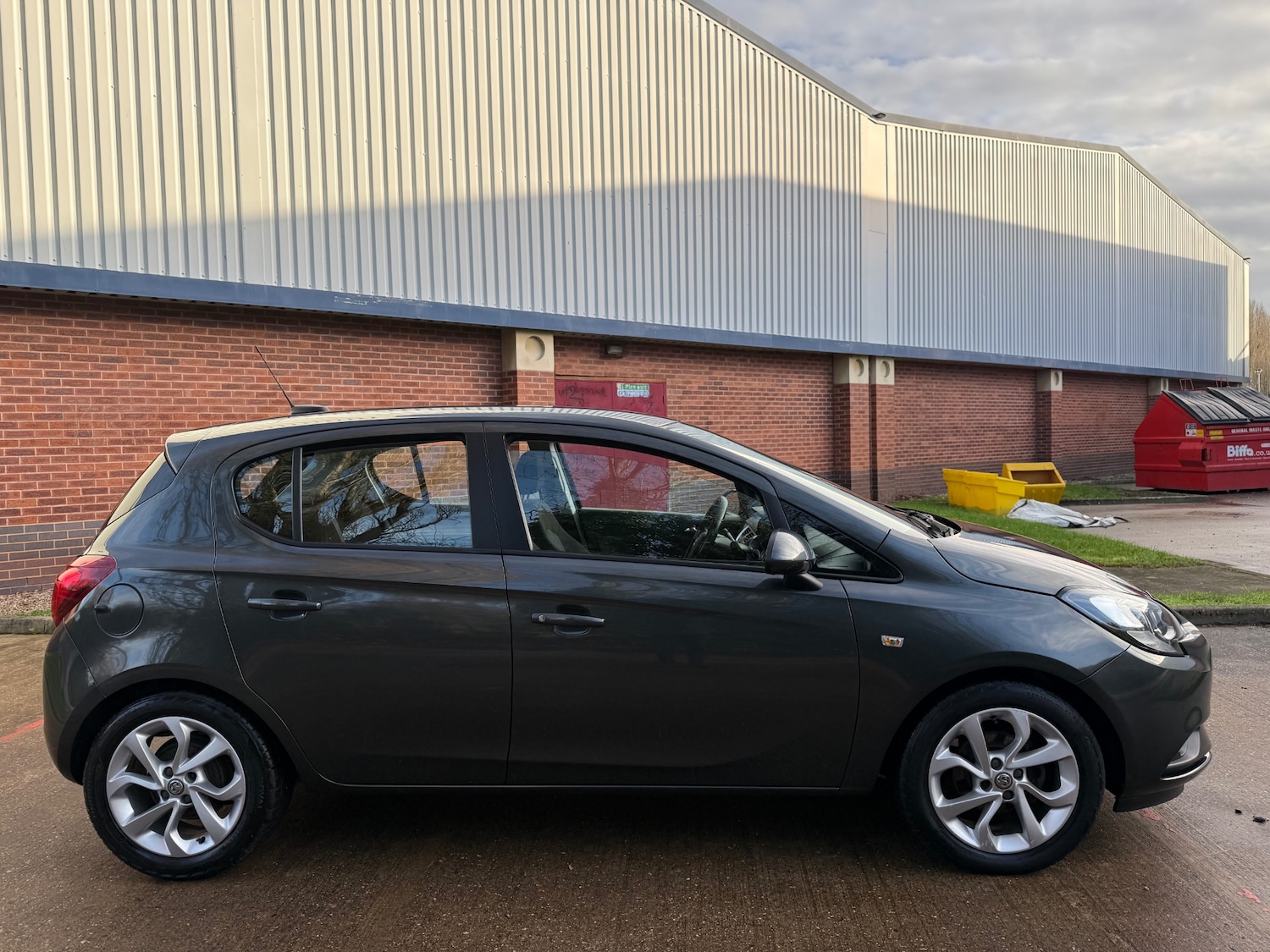 Used Vauxhall Corsa 2017 for sale - 76963620: Photo 2