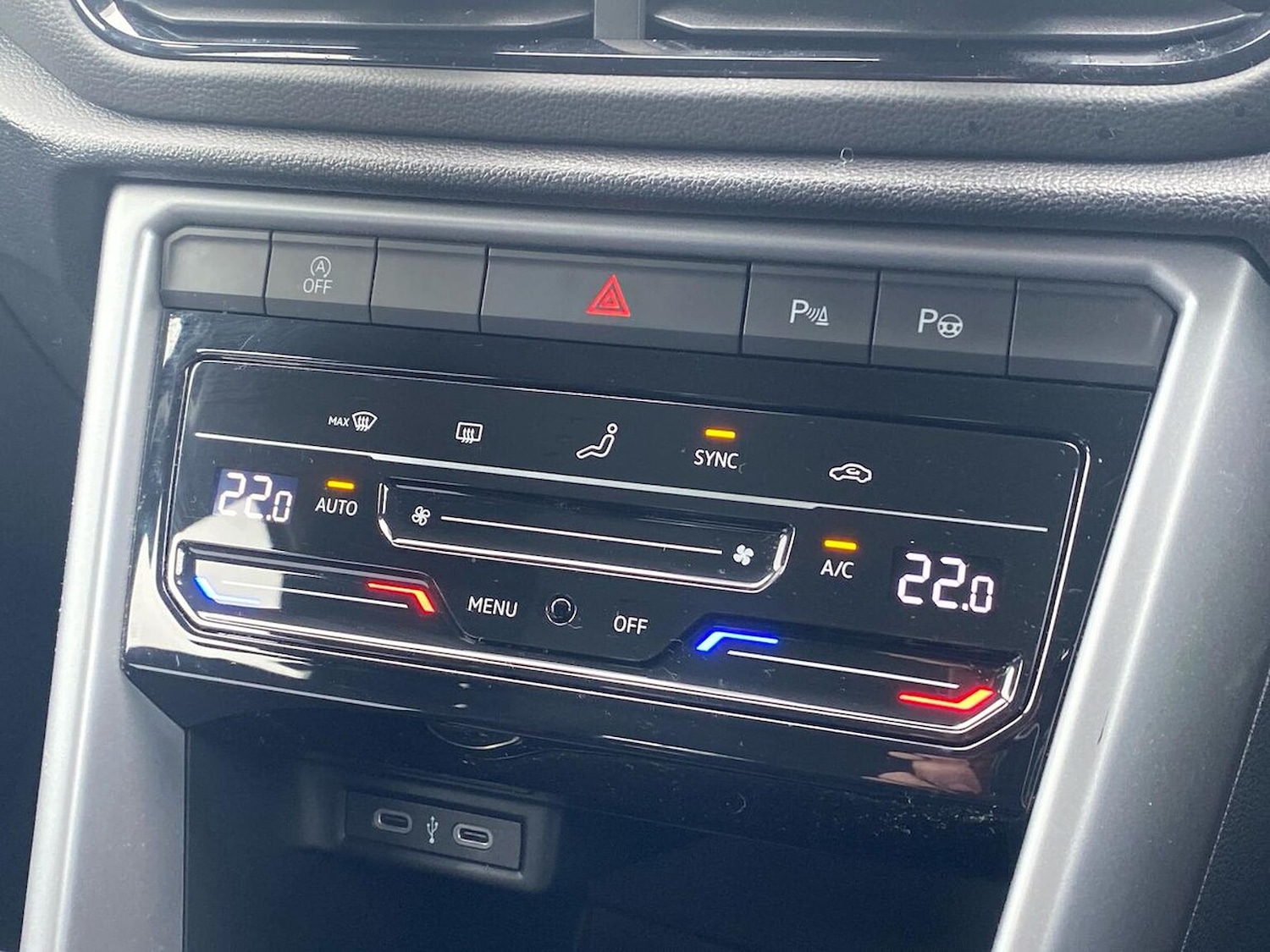 Used Volkswagen T-Roc 2025 for sale - 75956176: Photo 12