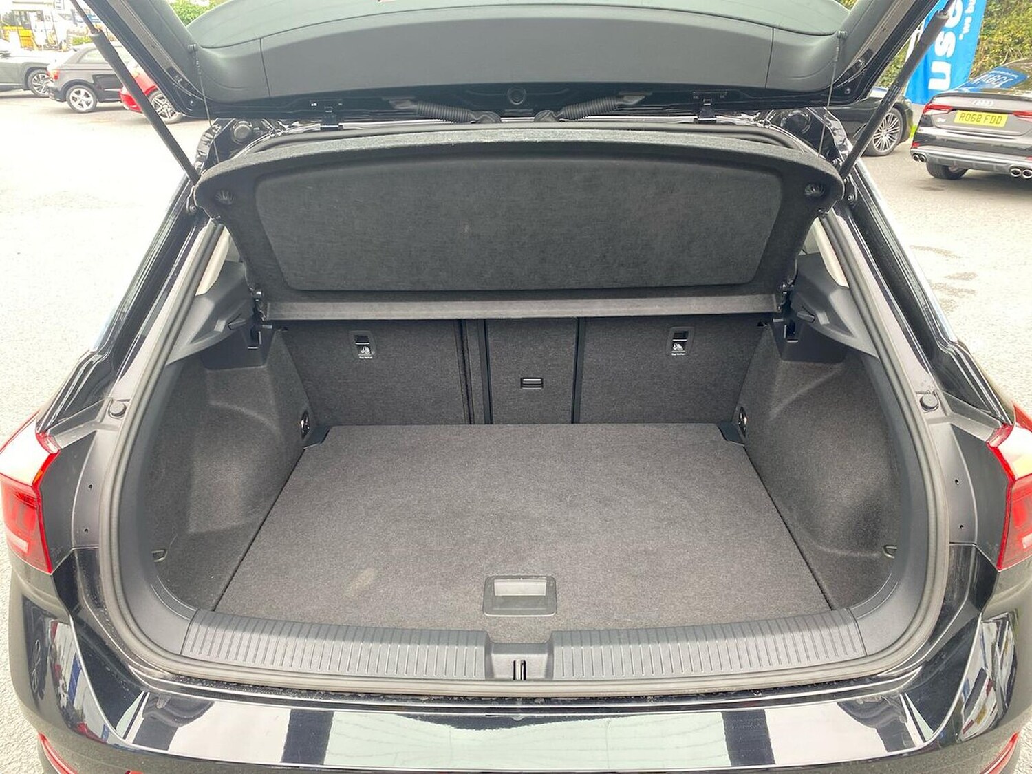 Used Volkswagen T-Roc 2025 for sale - 75956176: Photo 17