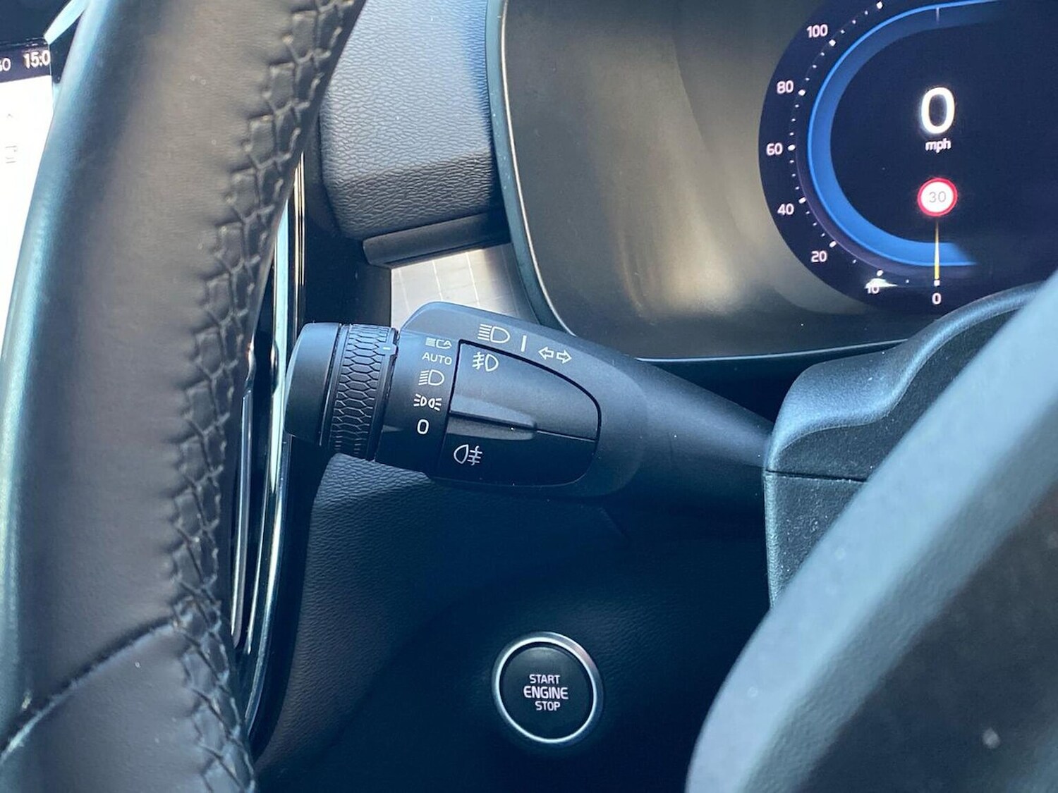 Used Volvo XC40 2024 for sale - 77488944: Photo 29