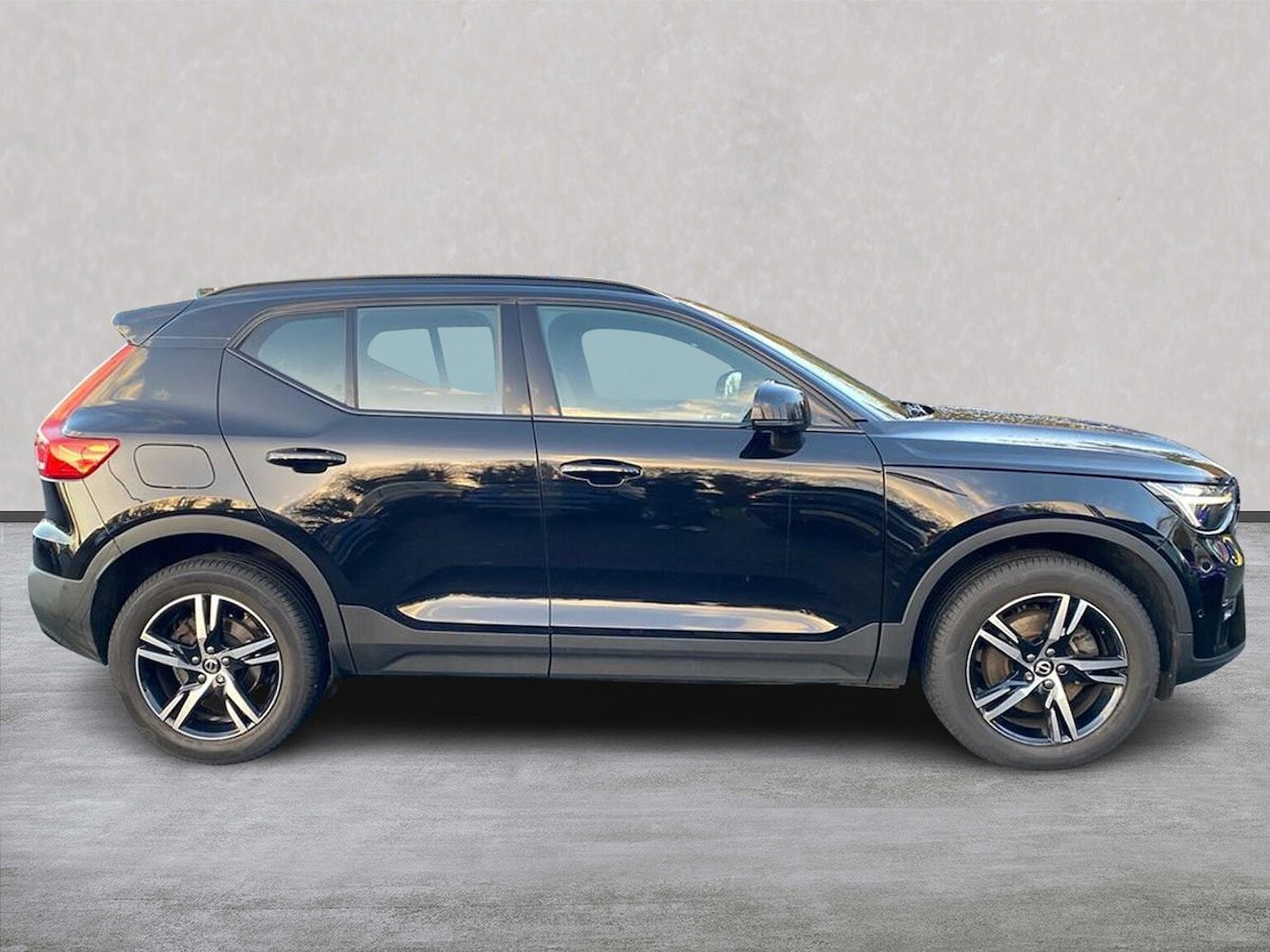 Used Volvo XC40 2024 for sale - 77488944: Photo 3