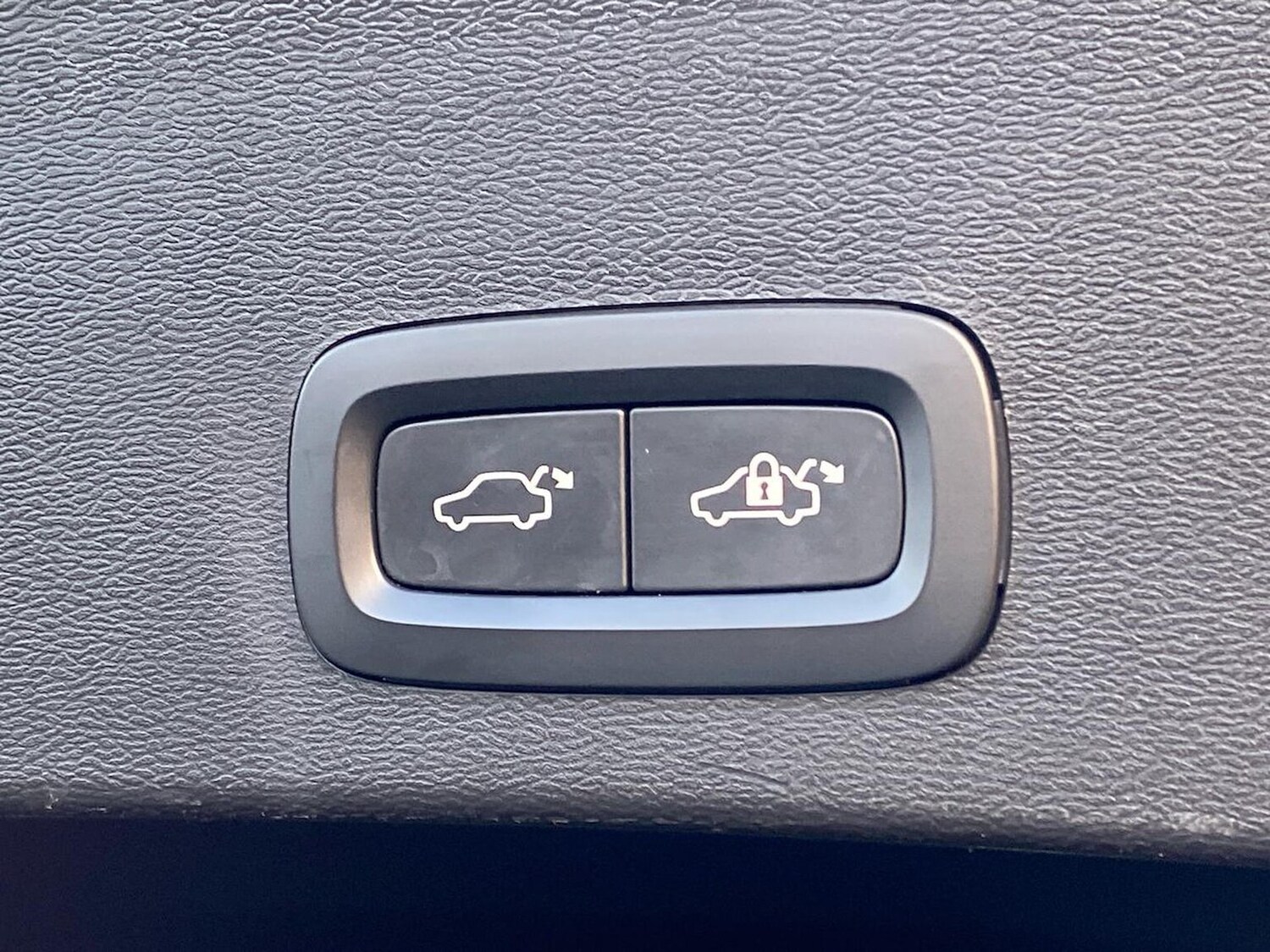 Used Volvo XC40 2024 for sale - 77488944: Photo 33