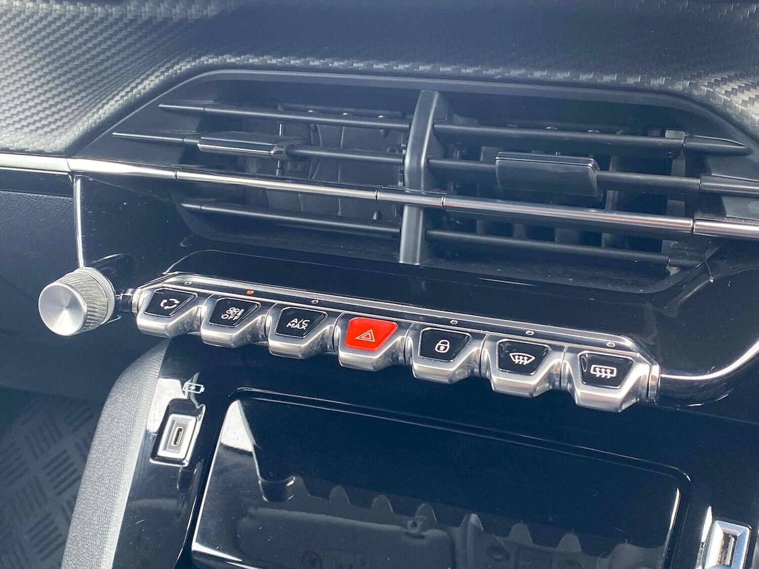 Used Peugeot 2008 2020 for sale - 78193782: Photo 24