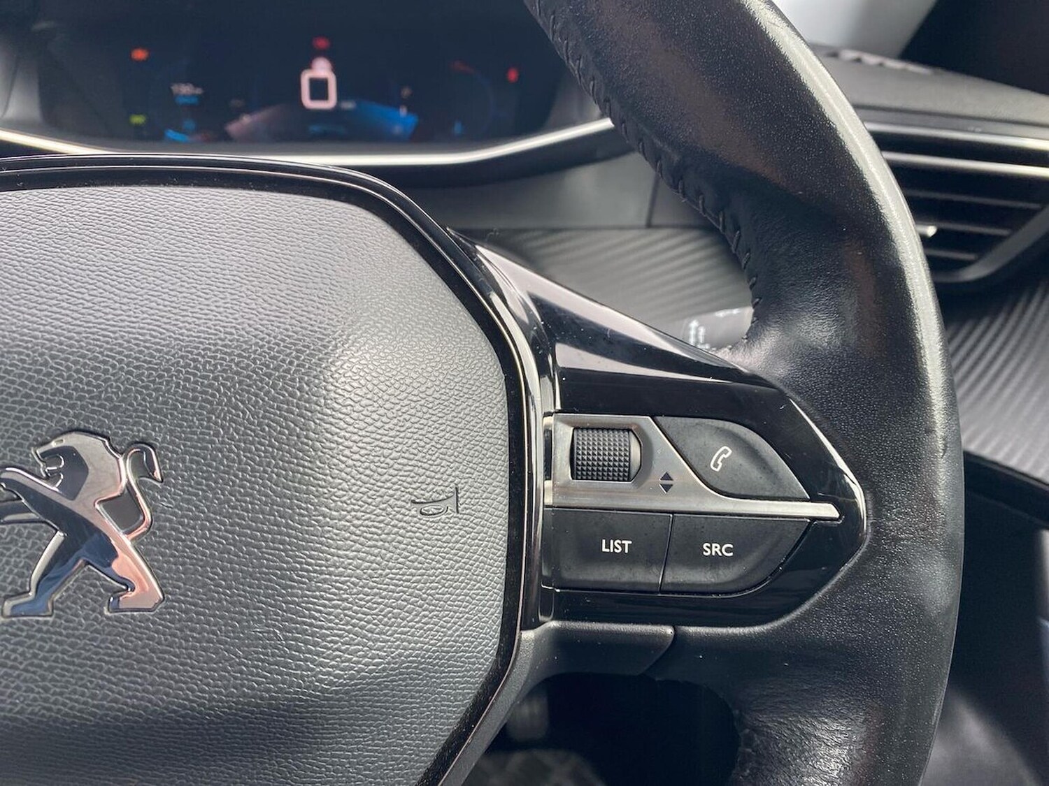 Used Peugeot 2008 2020 for sale - 78193782: Photo 28