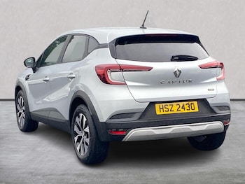 Used Renault Captur 2023 for sale - 79417789: Photo