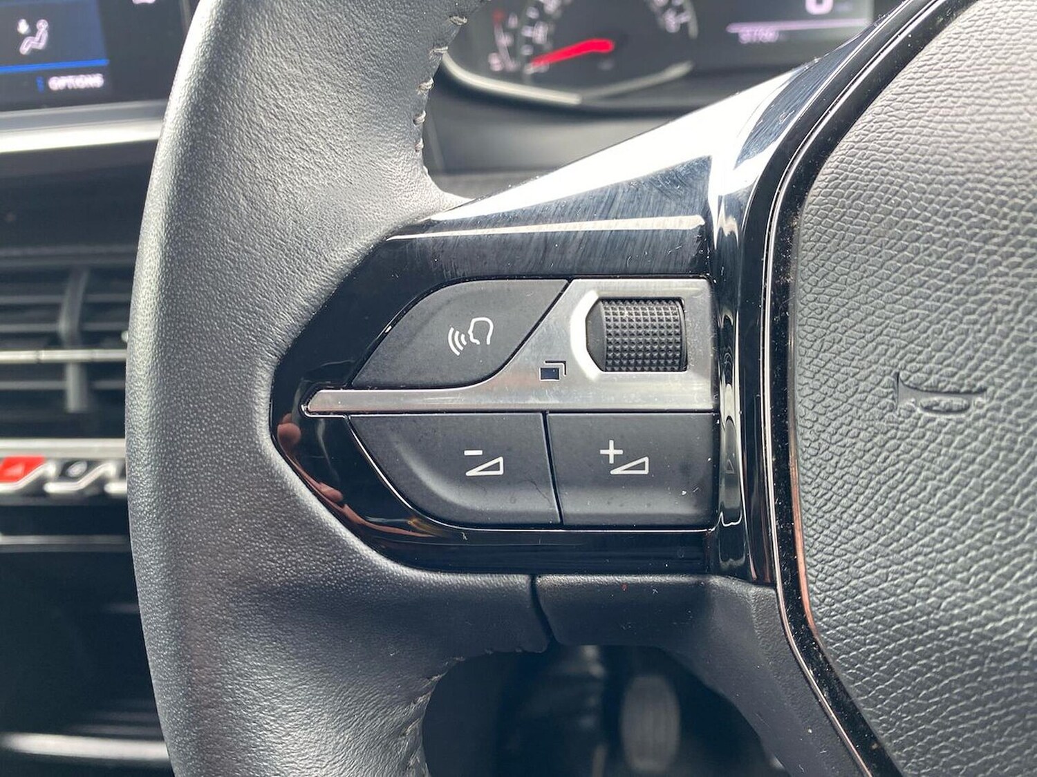 Used Peugeot 2008 2022 for sale - 78193674: Photo 28