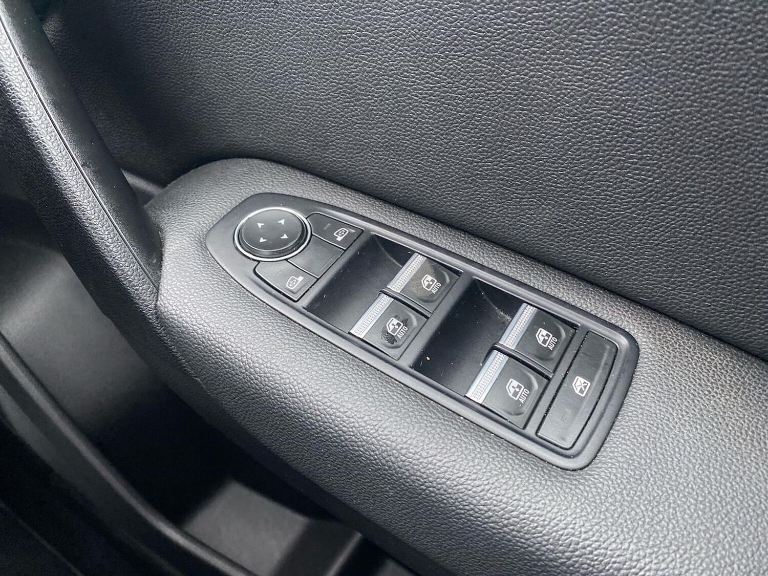 Used Renault Captur 2023 for sale - 78053537: Photo 21