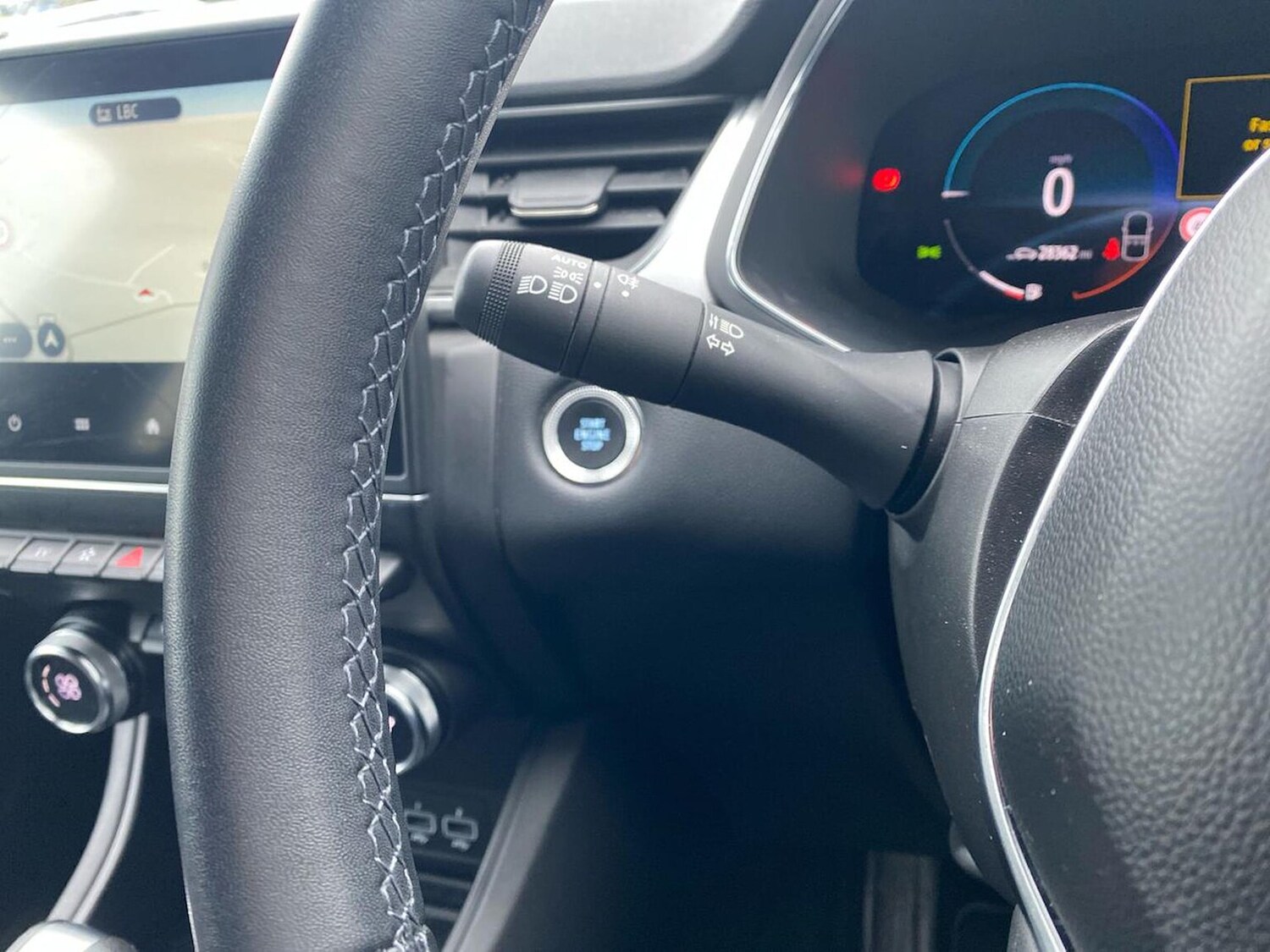 Used Renault Captur 2023 for sale - 78053537: Photo 29