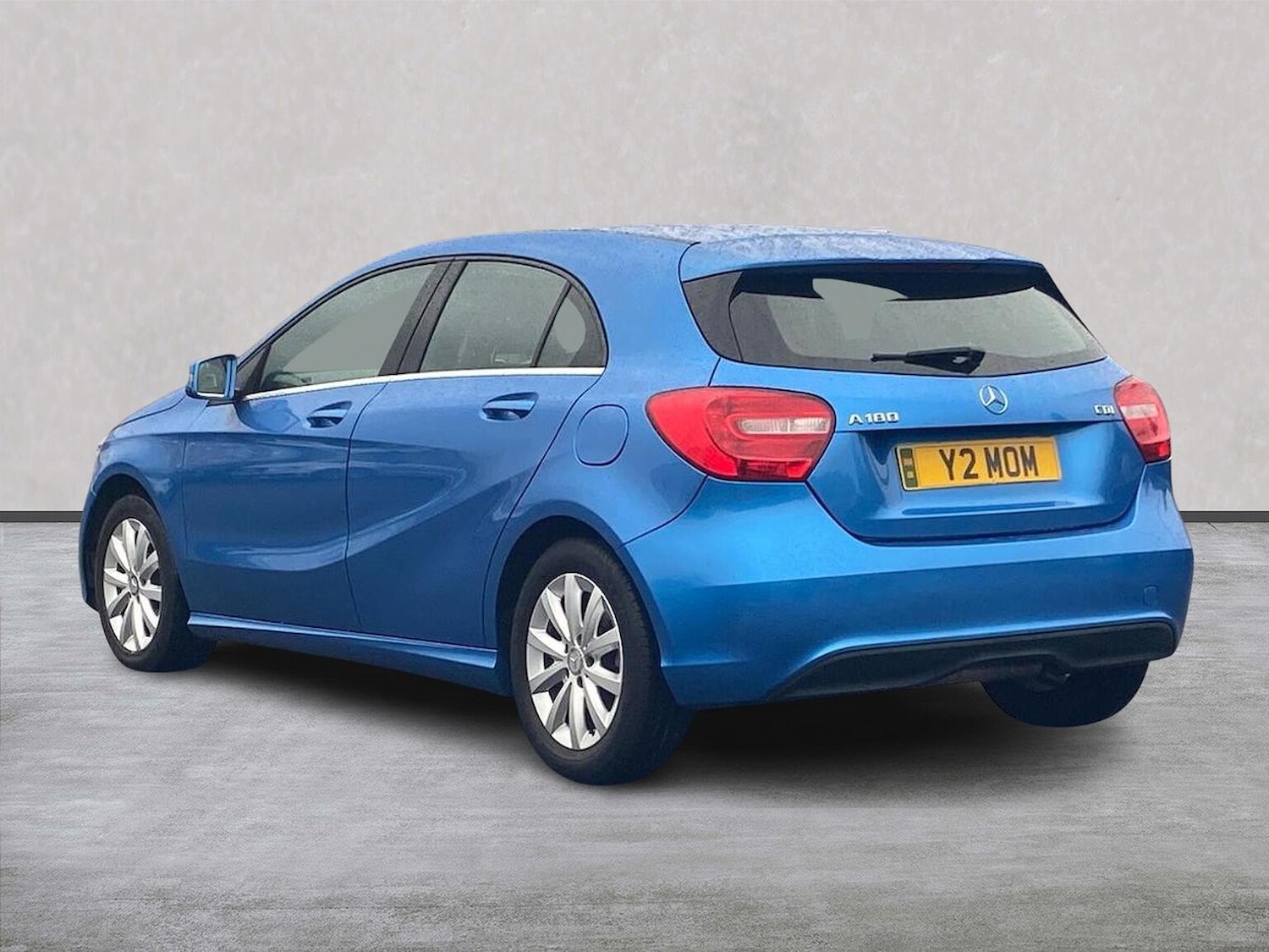 Used Mercedes-Benz A-Class 2015 for sale - 76412515: Photo 2