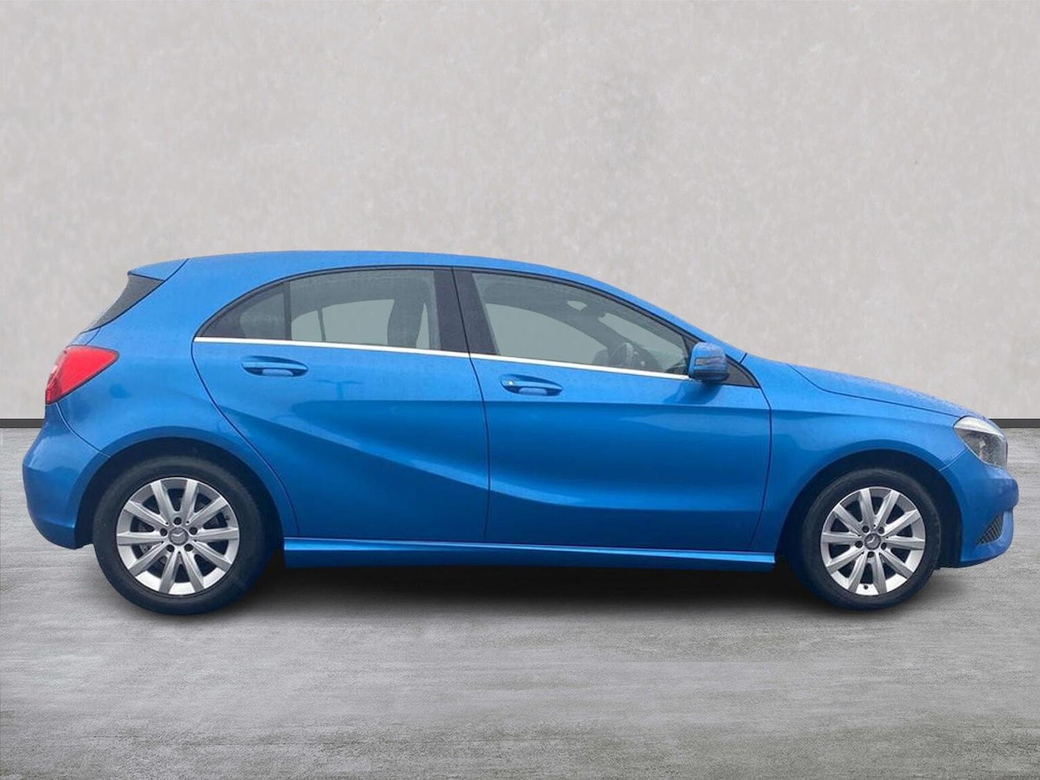 Used Mercedes-Benz A-Class 2015 for sale - 76412515: Photo 3