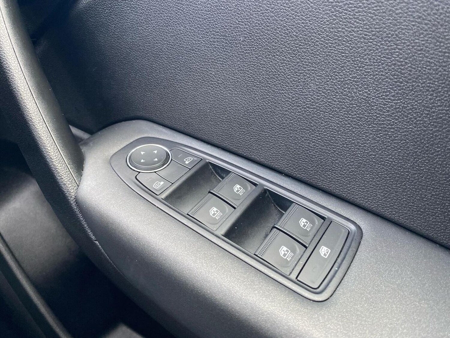 Used Renault Captur 2023 for sale - 78190996: Photo 23