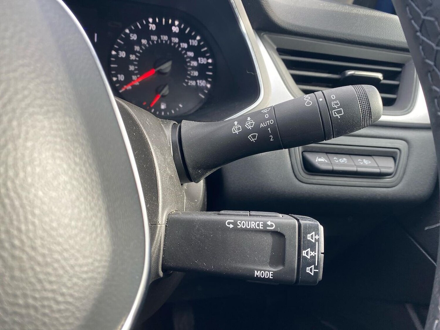 Used Renault Captur 2023 for sale - 78190996: Photo 30