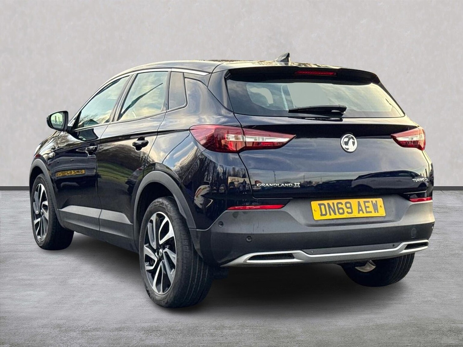Used Vauxhall Grandland X 2019 for sale - 76951209: Photo 2