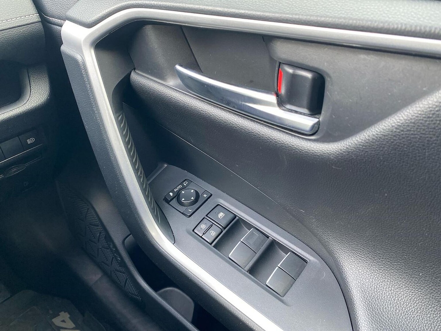 Used Toyota RAV4 2019 for sale - 76566527: Photo 21