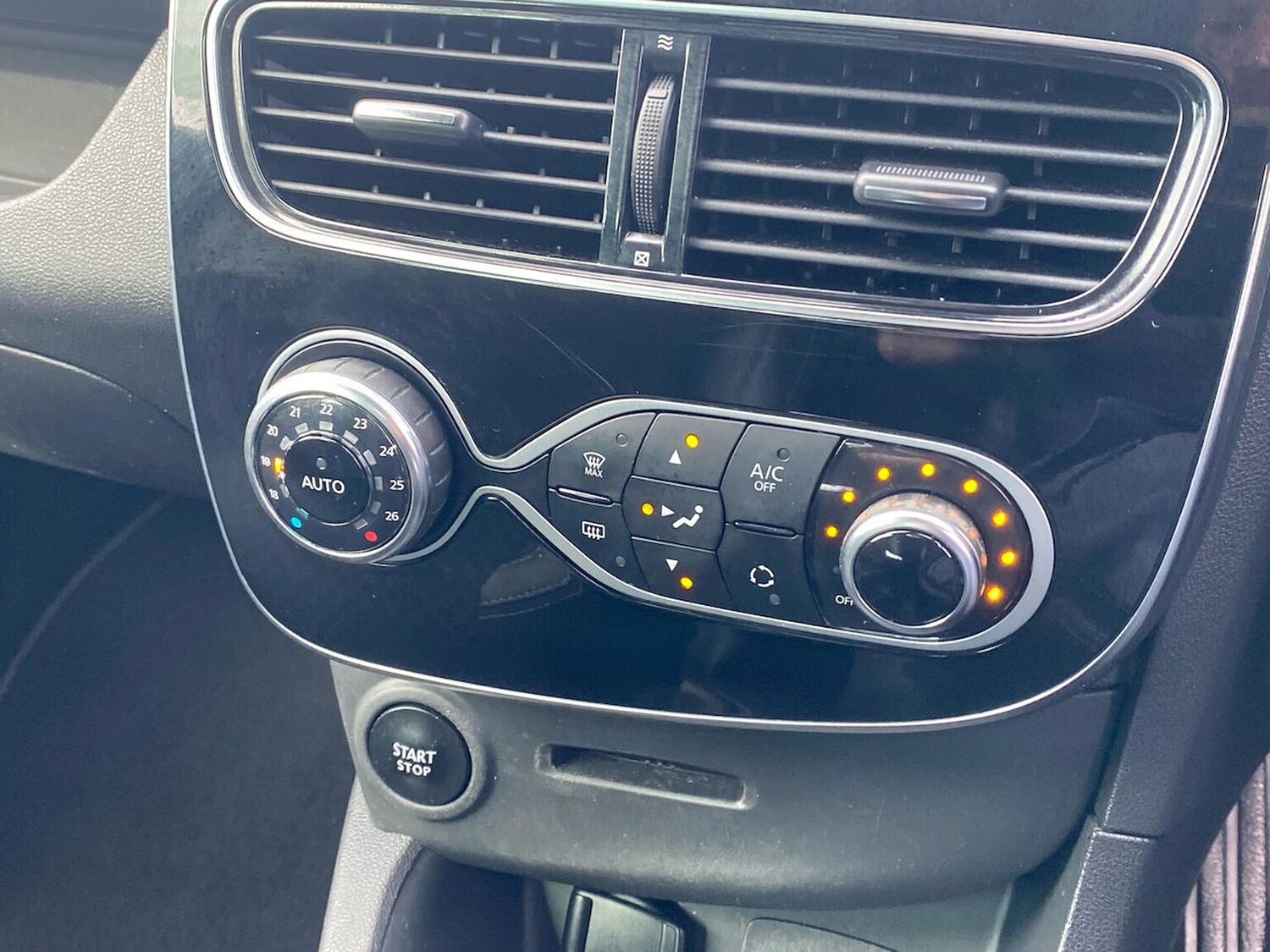 Used Renault Clio 2018 for sale - 78193677: Photo 14