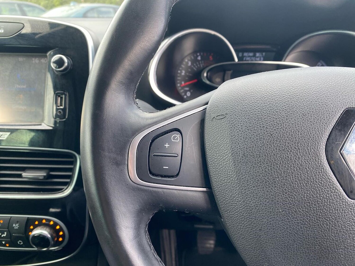 Used Renault Clio 2018 for sale - 78193677: Photo 29