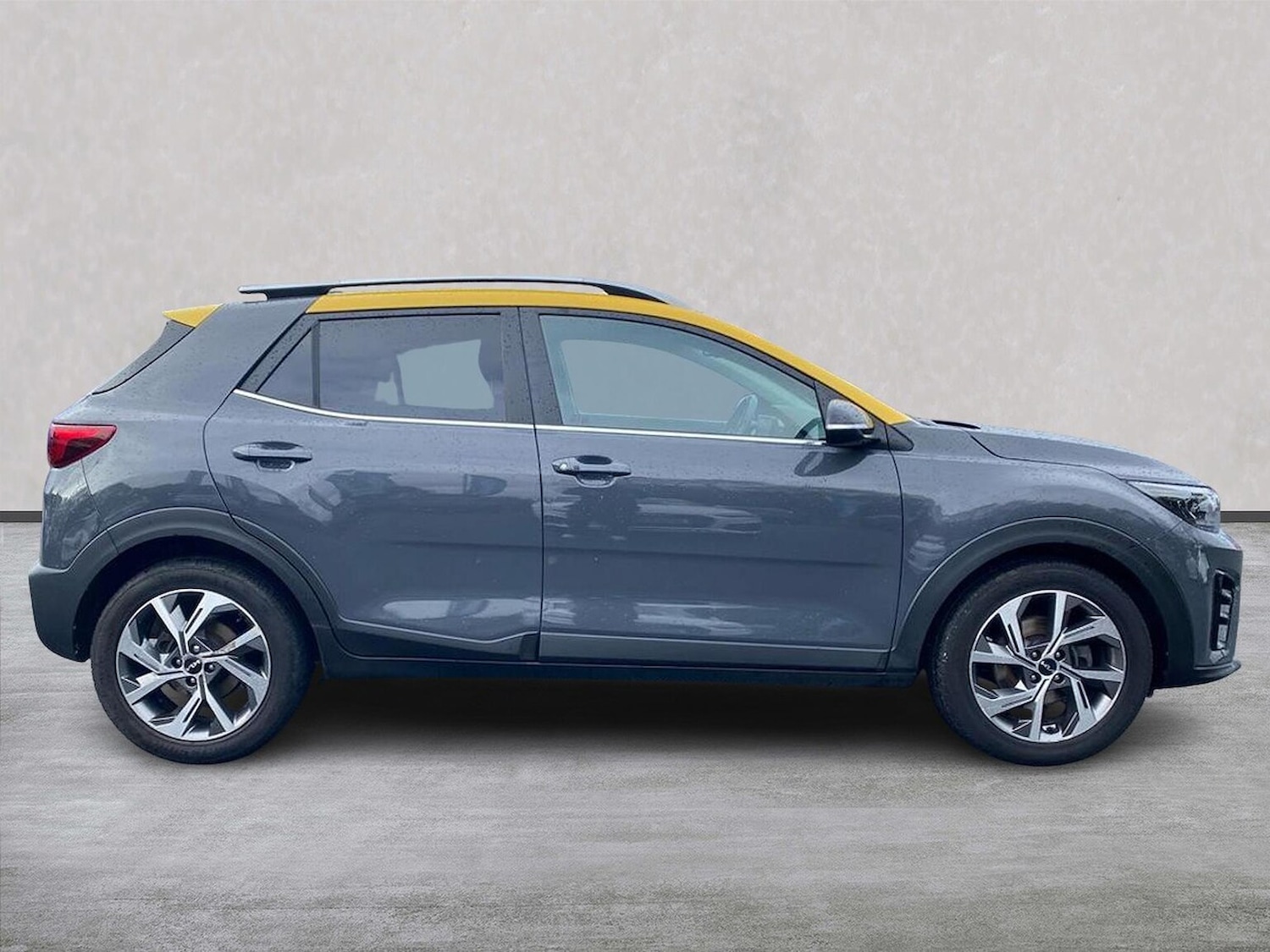 Used Kia Stonic 2021 for sale - 76490725: Photo 3