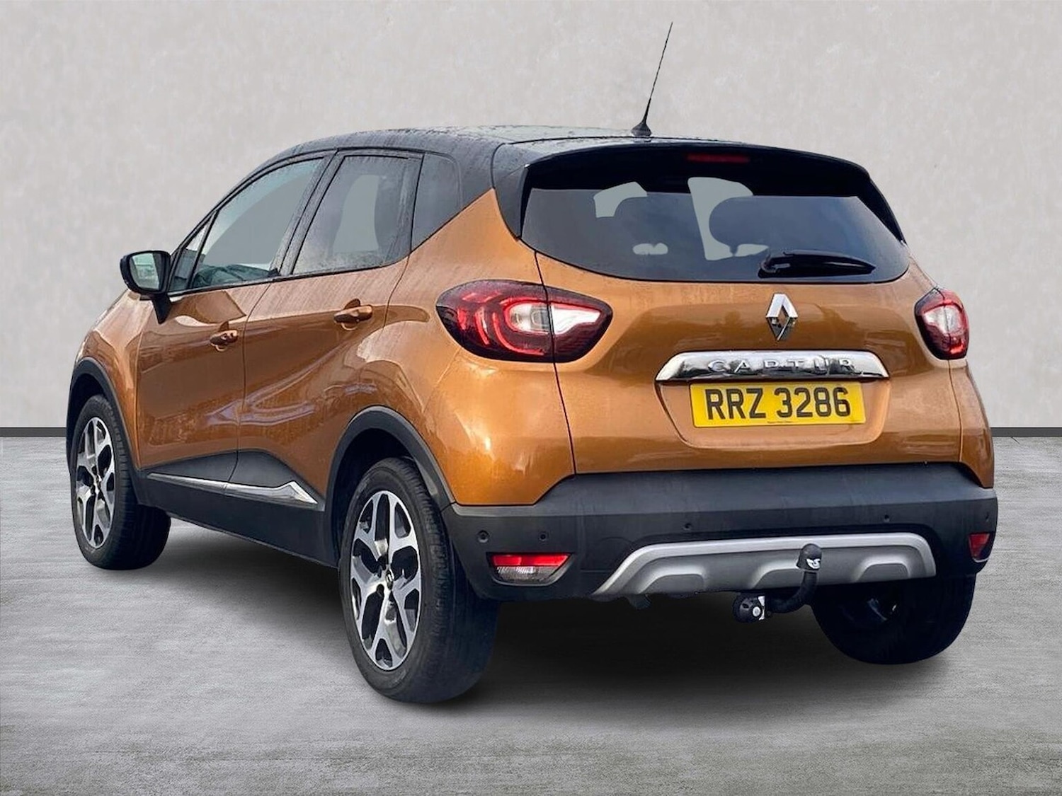Used Renault Captur 2020 for sale - 76566544: Photo 2
