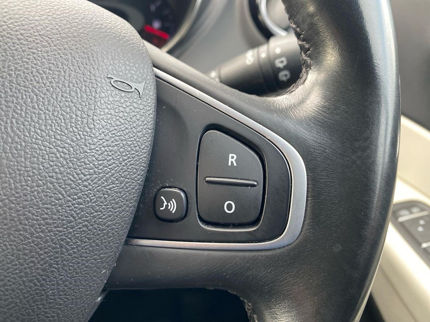 Used Renault Captur 2020 for sale - 76566544: Photo 24