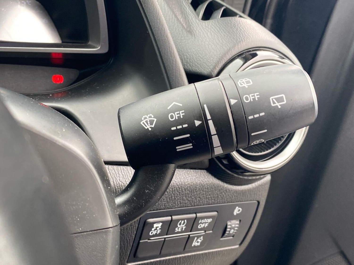 Used Mazda Mazda2 2016 for sale - 77818235: Photo 27