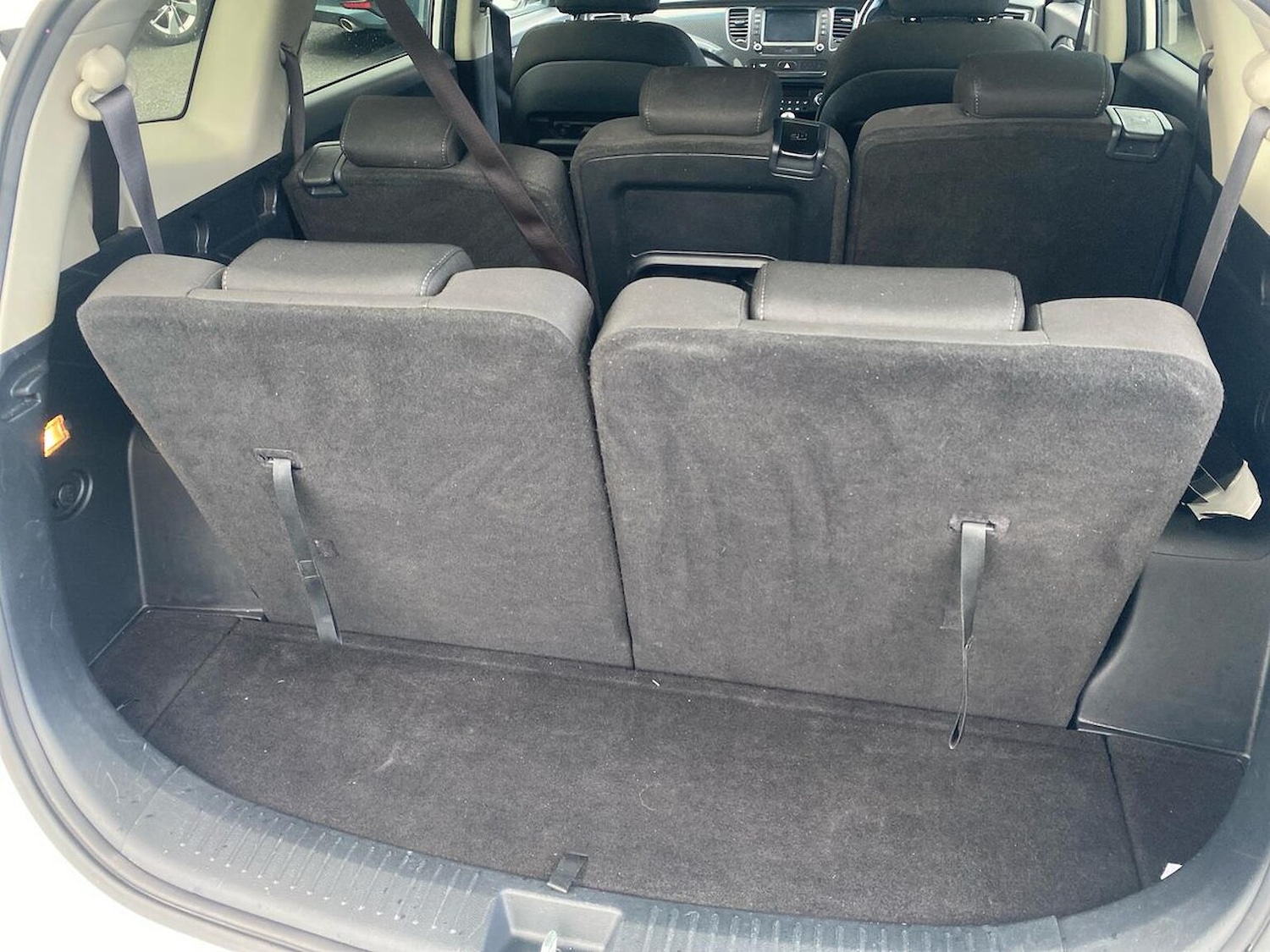 Used Kia Carens 2017 for sale - 78183059: Photo 19