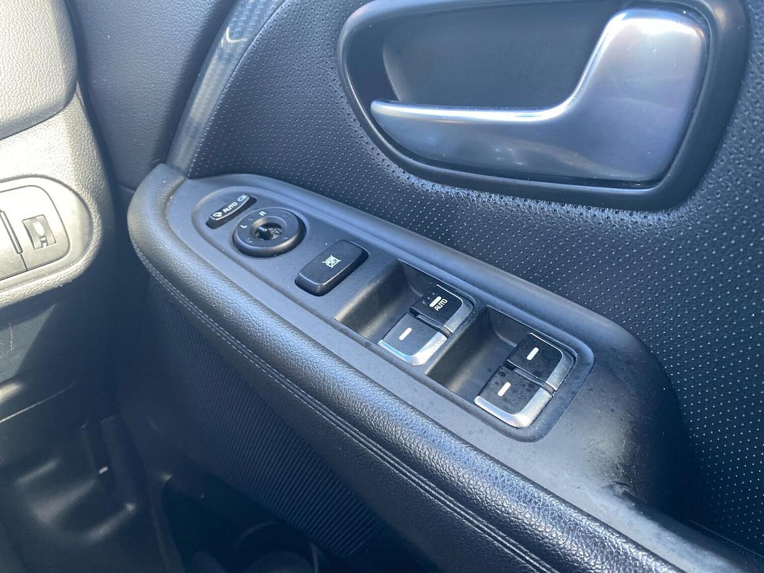 Used Kia Carens 2017 for sale - 78183059: Photo 23