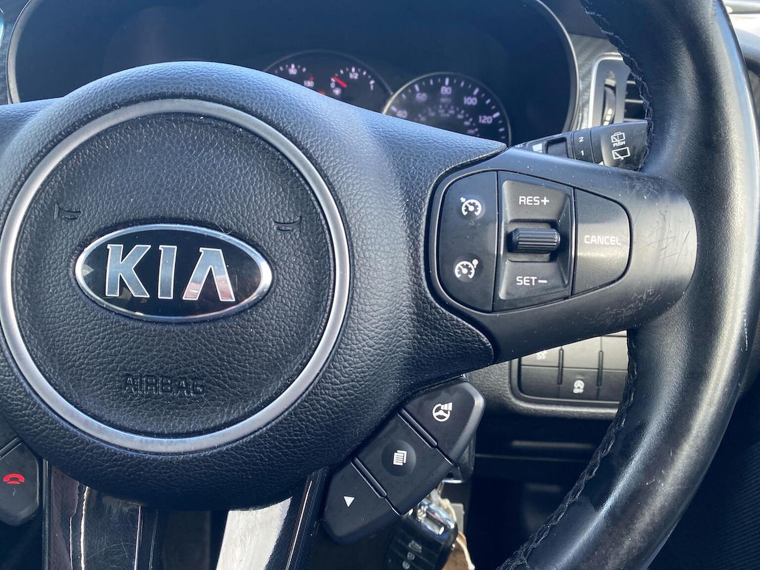 Used Kia Carens 2017 for sale - 78183059: Photo 28