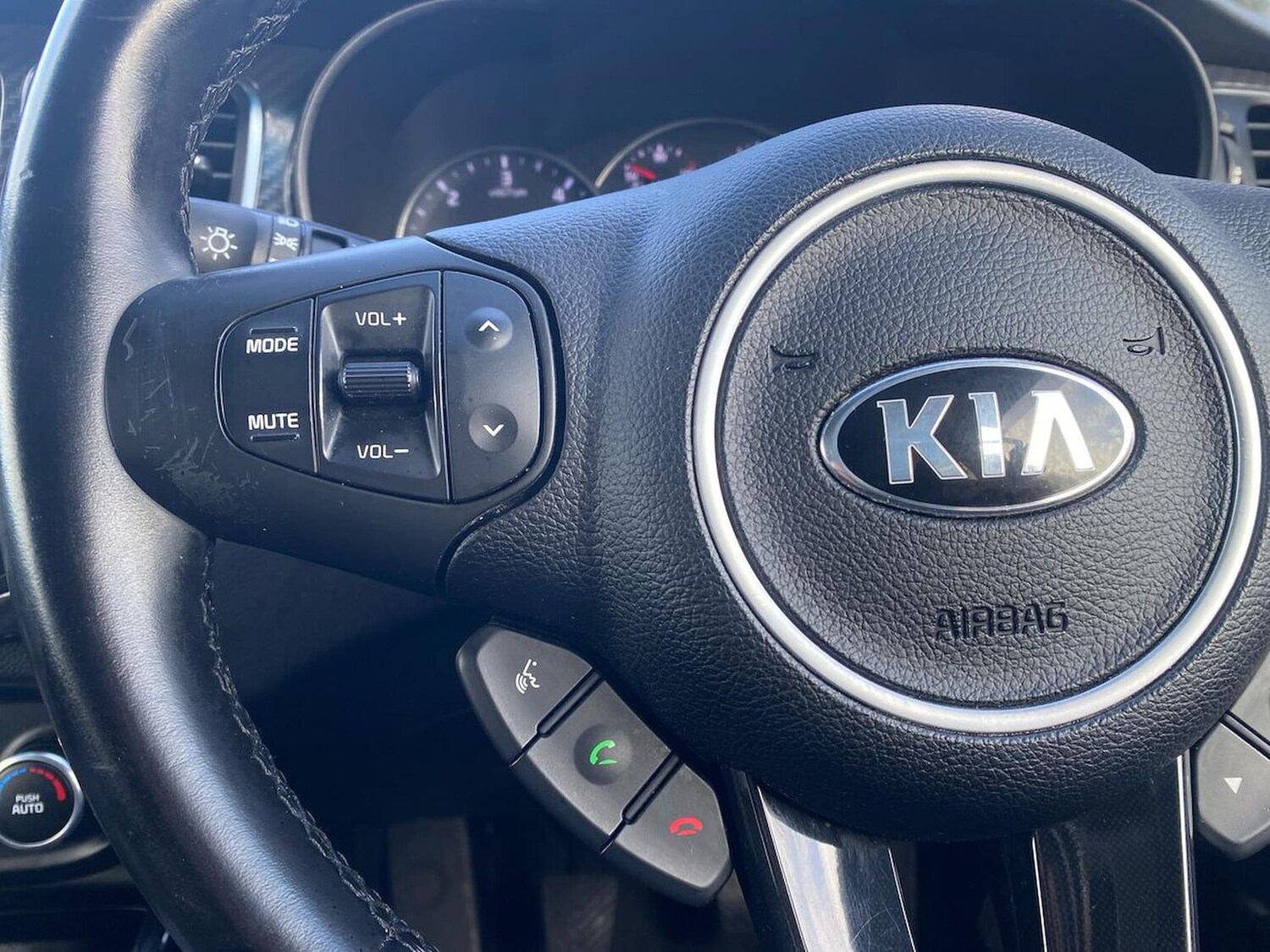 Used Kia Carens 2017 for sale - 78183059: Photo 29